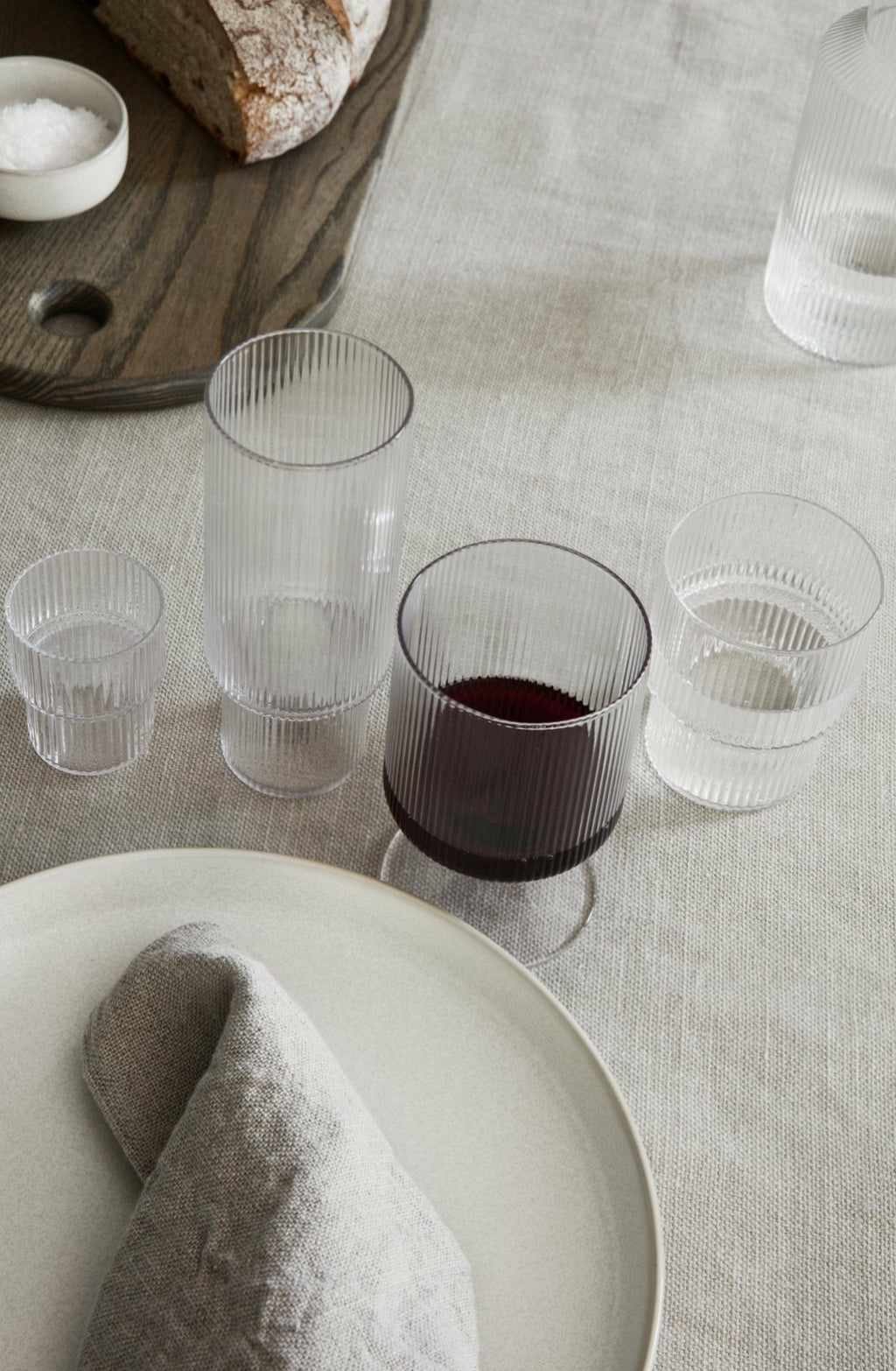 Ferm Living Ripple Wine Glass Smoked, 2pcs.