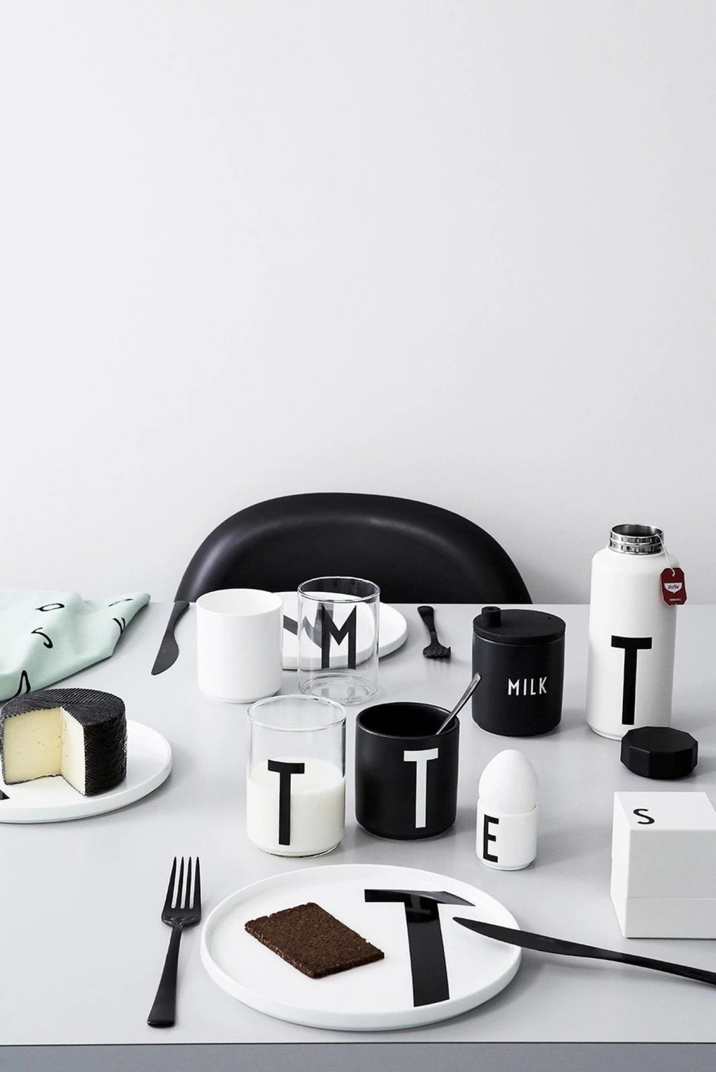 Design Letters Personal Porcelain Plate A-Z, Q