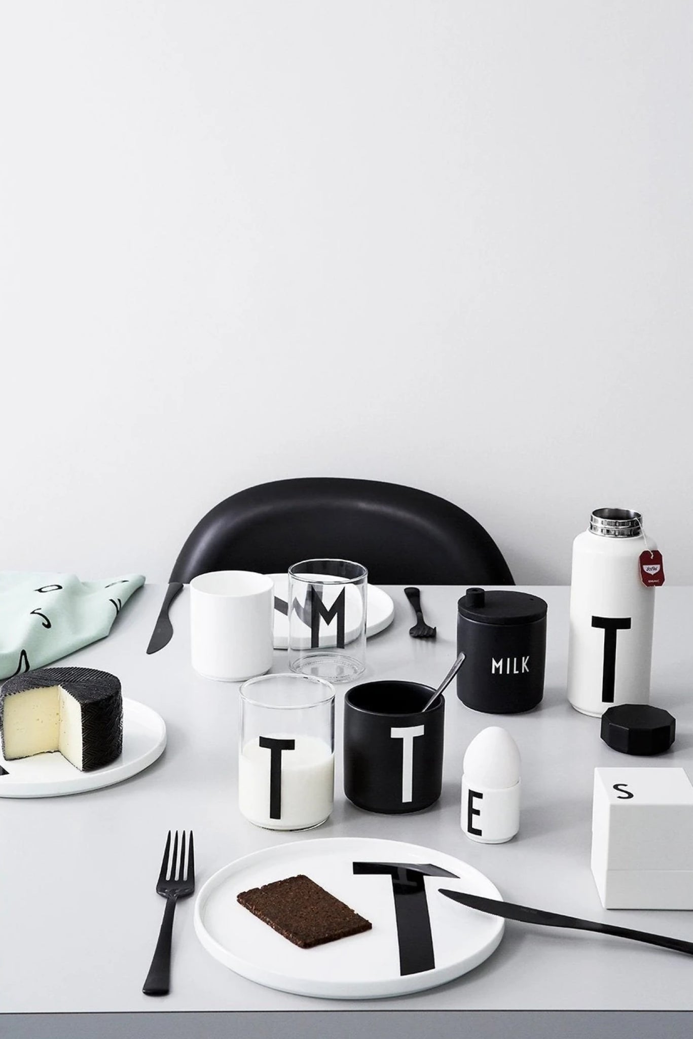 Design Letters Personal Porcelain Plate A-Z, Q