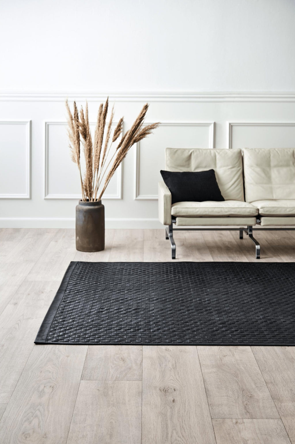 Rug Solid Tuscany Rug Black, 140 X 200 Cm