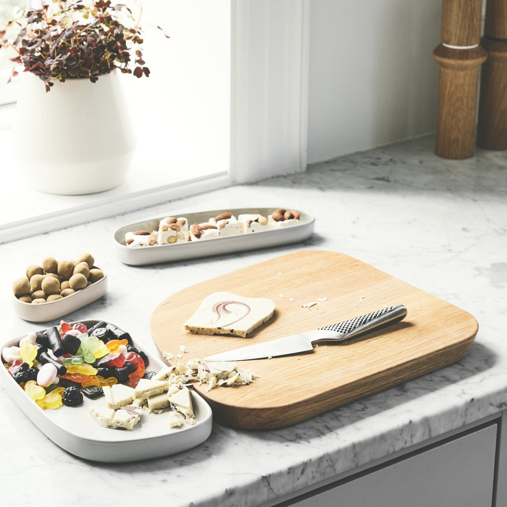 Gejst Galet Solid Oak Cutting Board 27 Cm With 3 Ceramic Bowls For Herbs