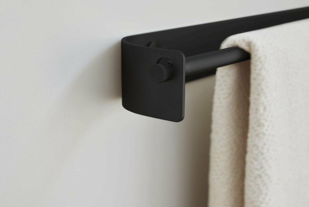 Form & Refine Arc Wall-mounted Towel Bar Single - Black Steel, Knurled