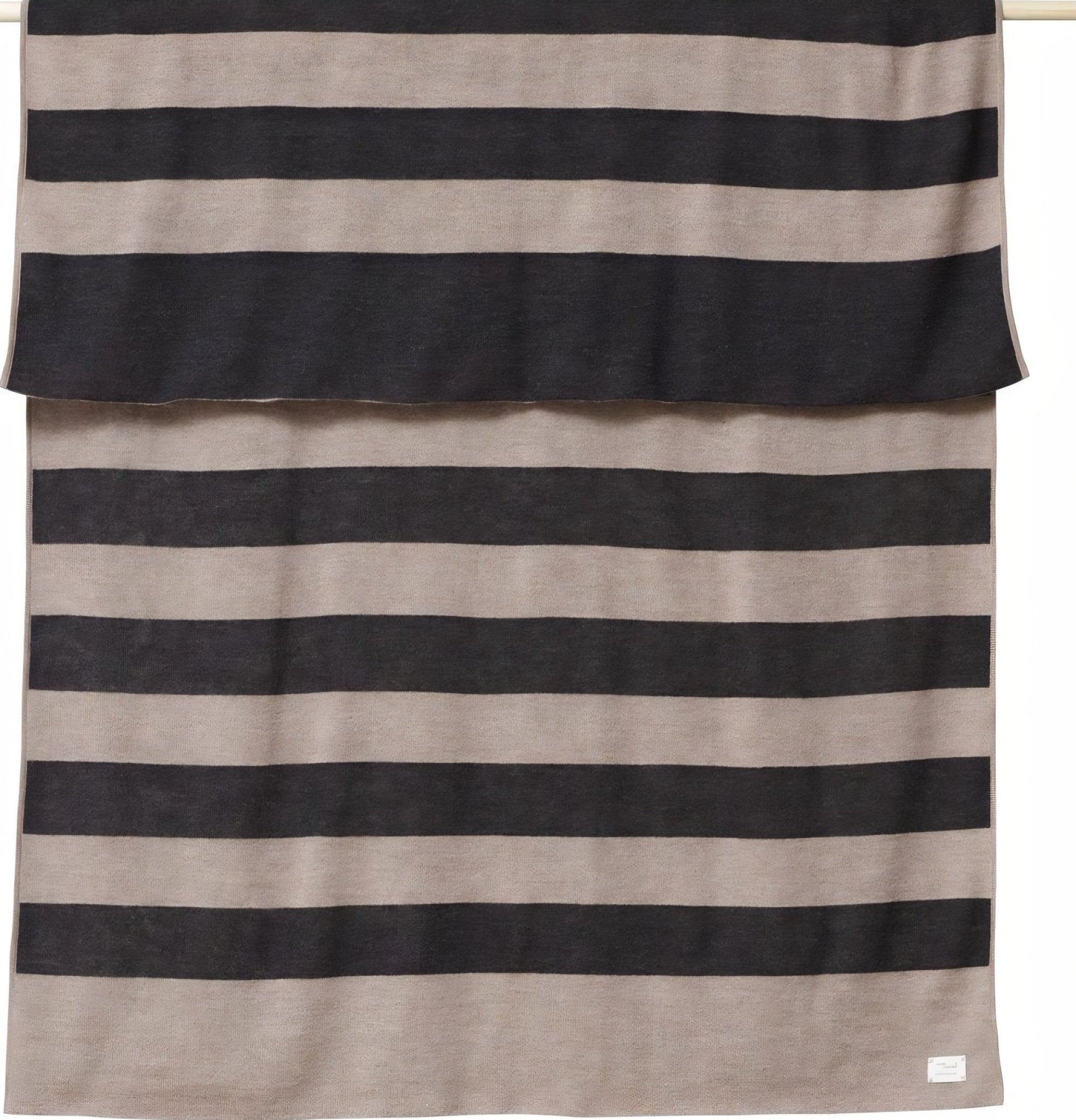 Form & Refine Aymara 190x130 Cm Luxury 100% Alpaca Throw – Dark Grey