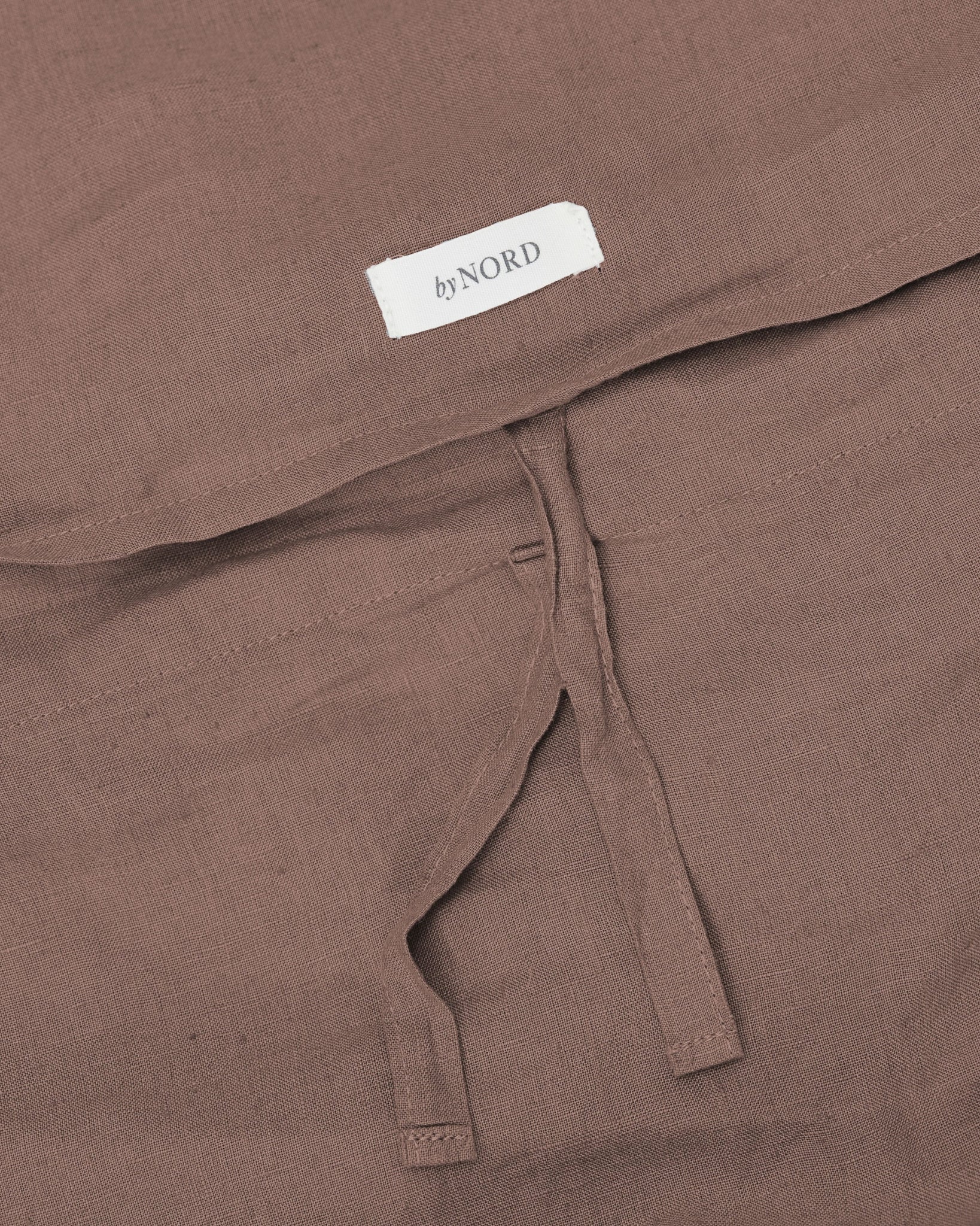 byNORD Gunhild cushion cover 60x60 cm, berry