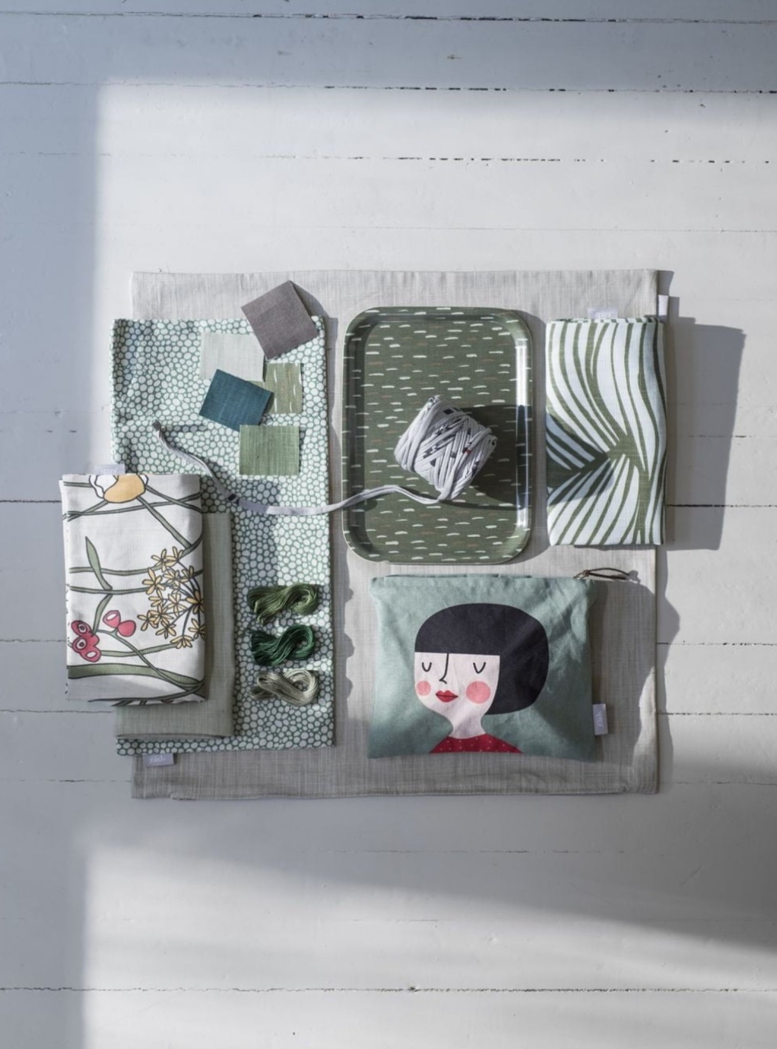 Spira Art Tray, Green