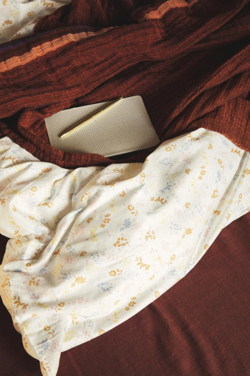 Juna View Bedspread Chocolate, 190x260 Cm