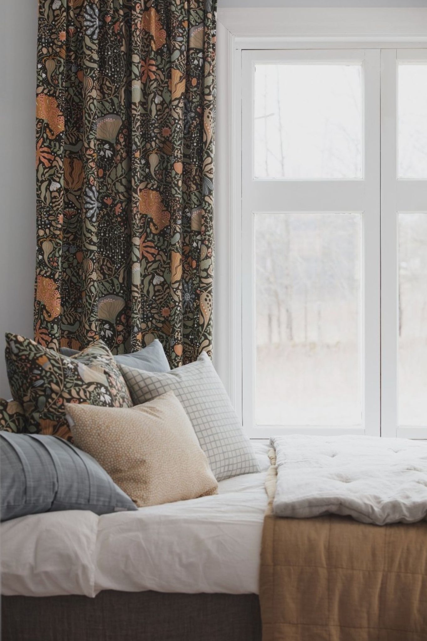 Spira Myllra Curtain With Multiband, Brown