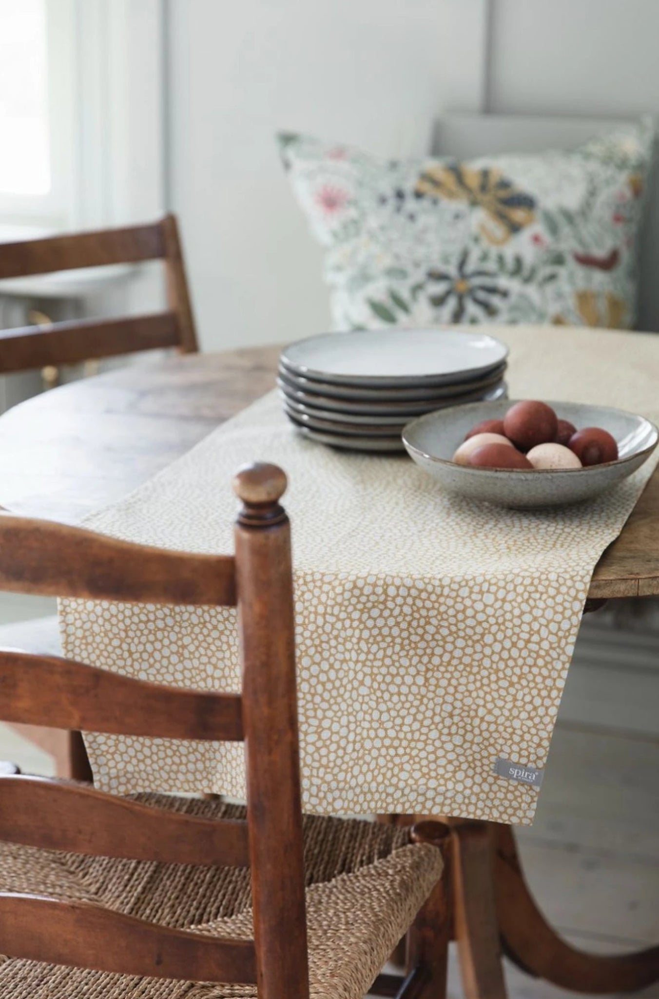 Spira Dotte Table Runner, Honey