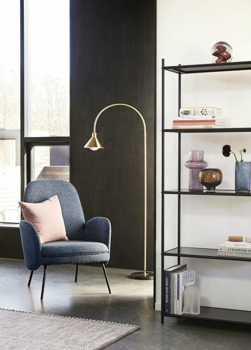 Hübsch Sculpt Vase: Modern Clear Glass Design for Stylish Home Decor