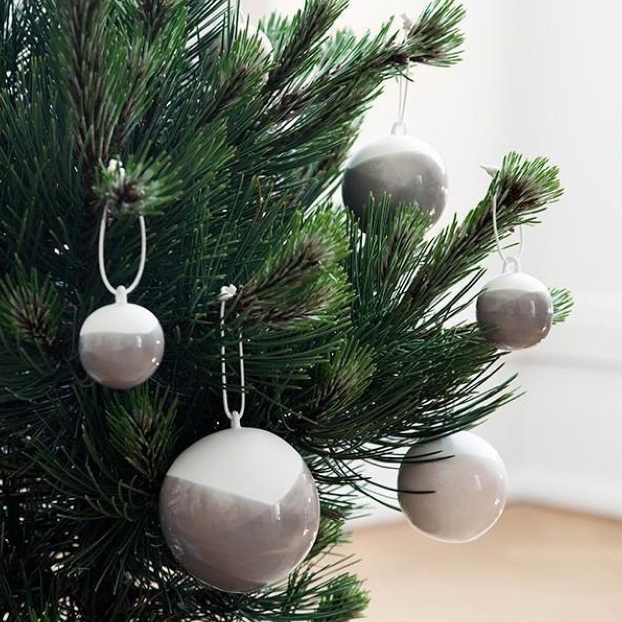 Kähler Nobili Decorative Balls, Winter Grey