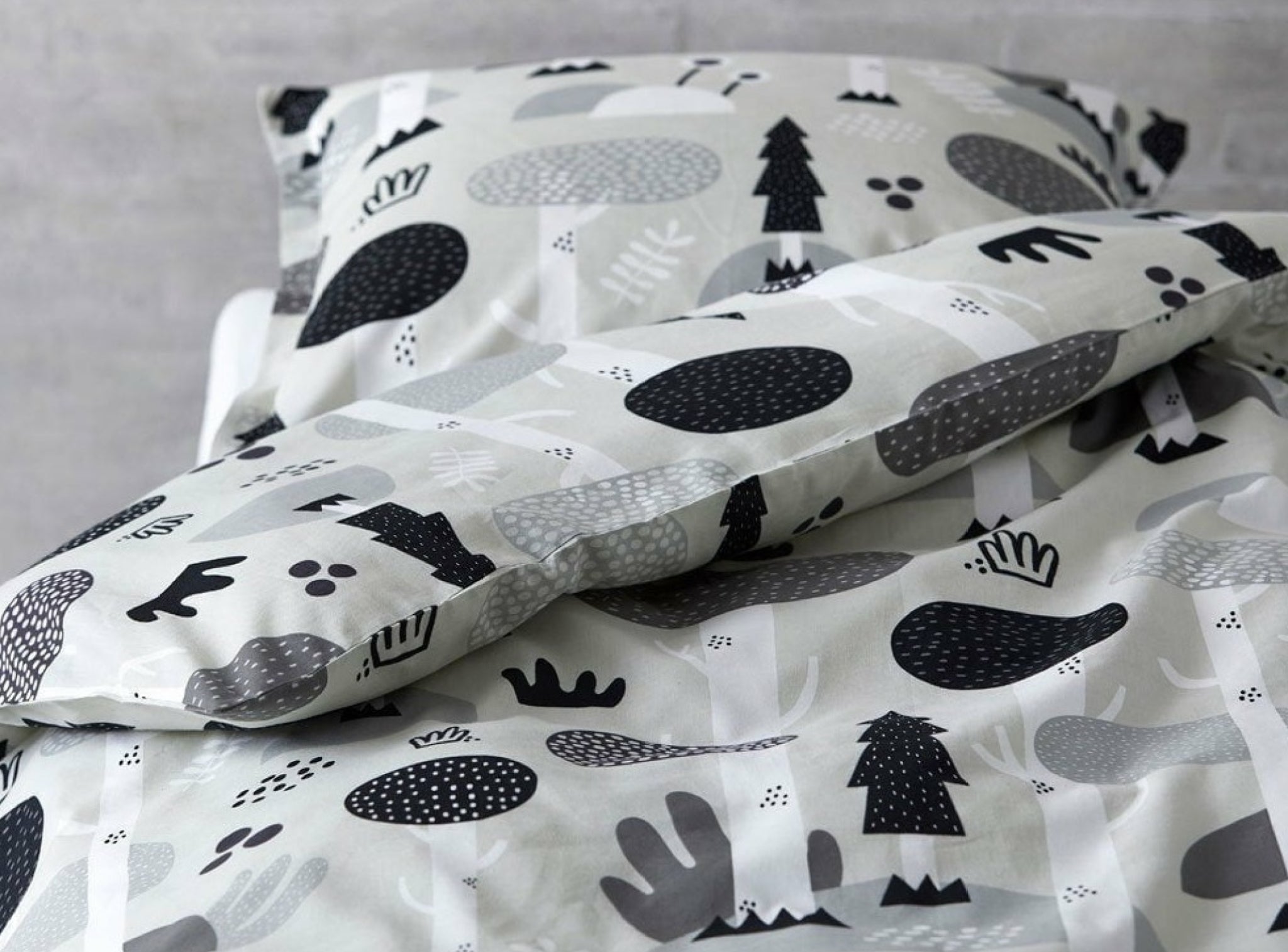Södahl Magic Forest Bed Linen 200x140 Cm, Black