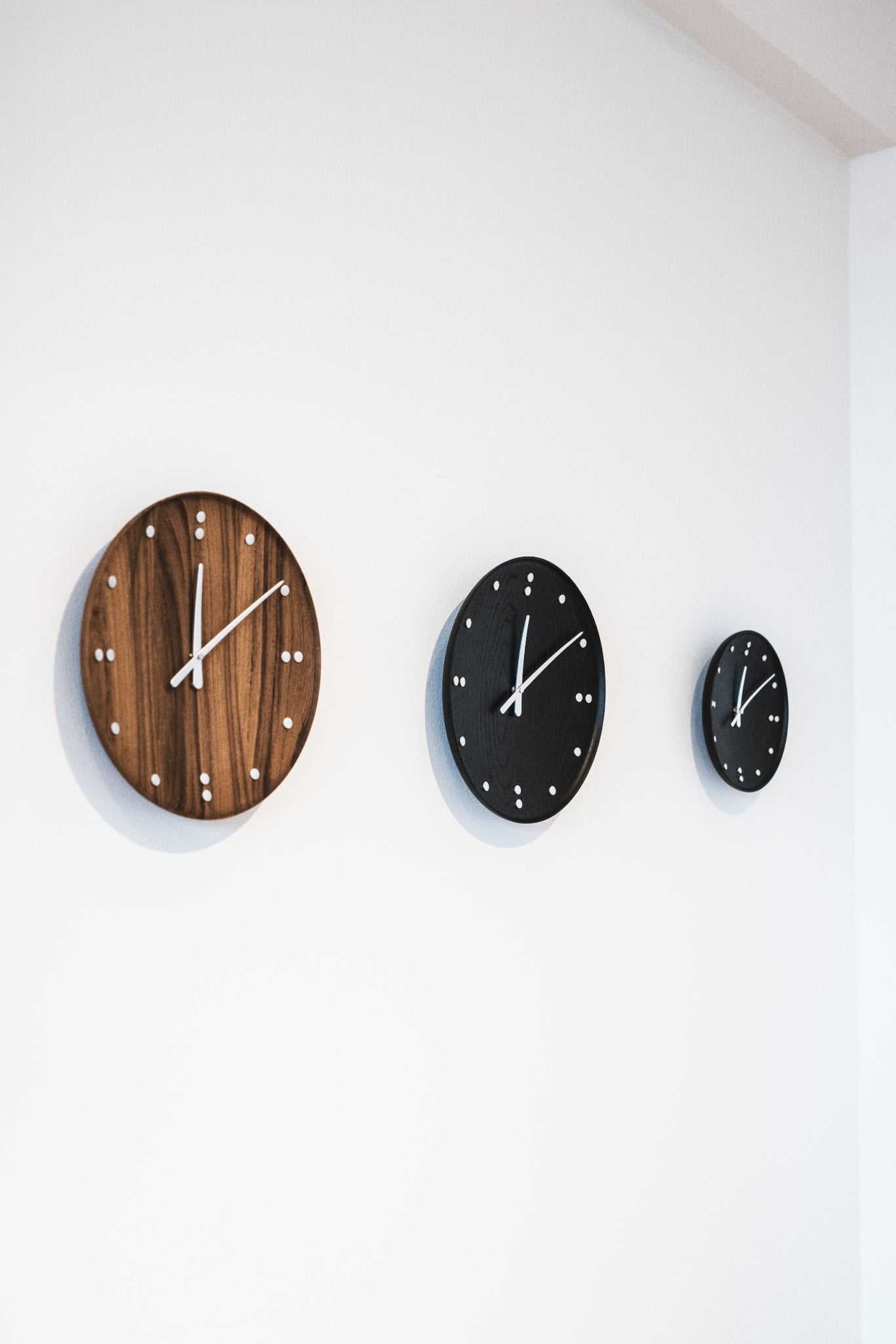 Architectmade Finn Juhl Wall Clock Black Ash, Ø35 cm