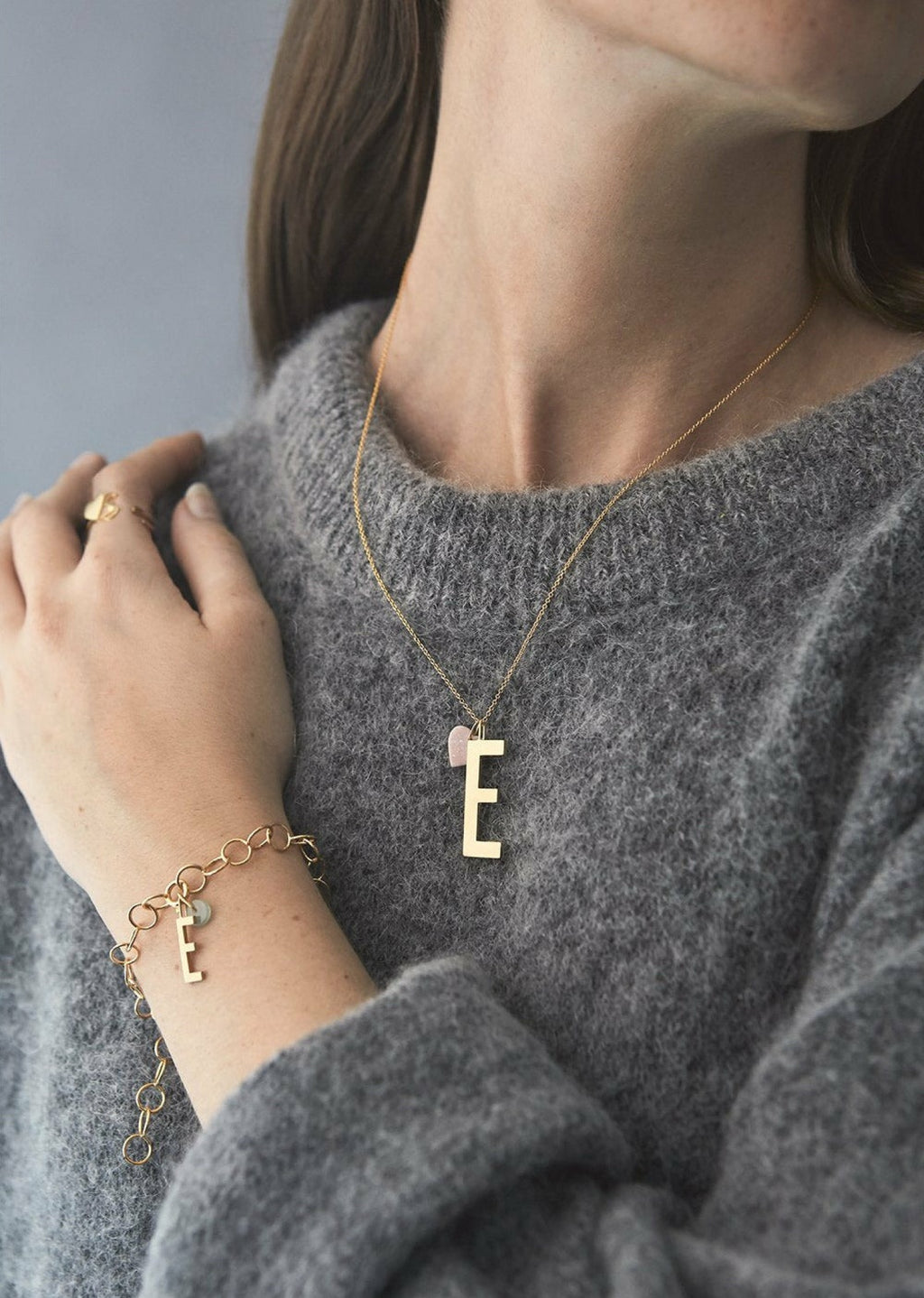 Design Letters Pendant A-Z 30 mm, gold, M