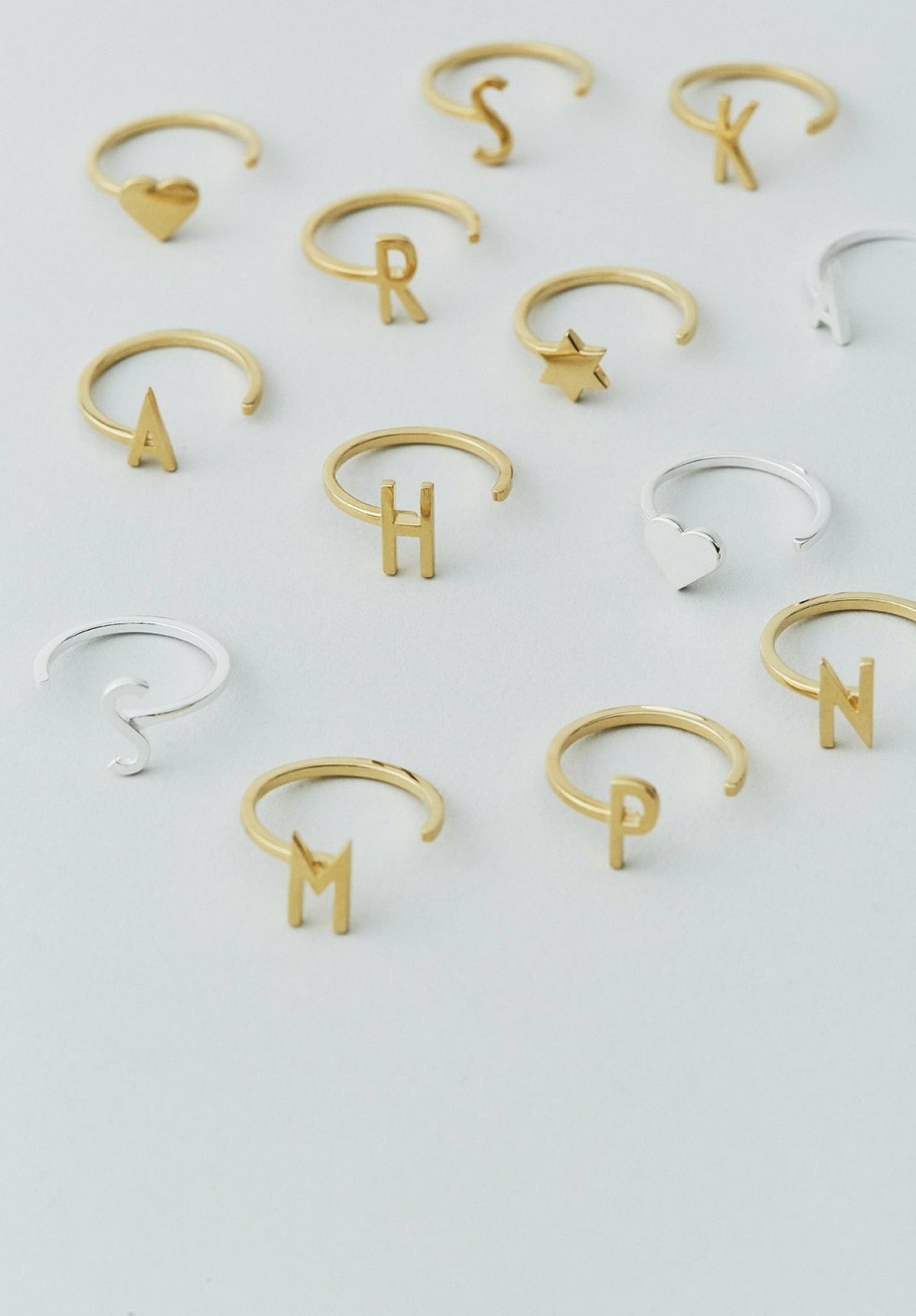 Design Letters Letter Ring A-Z, 18k Gold Plated, W