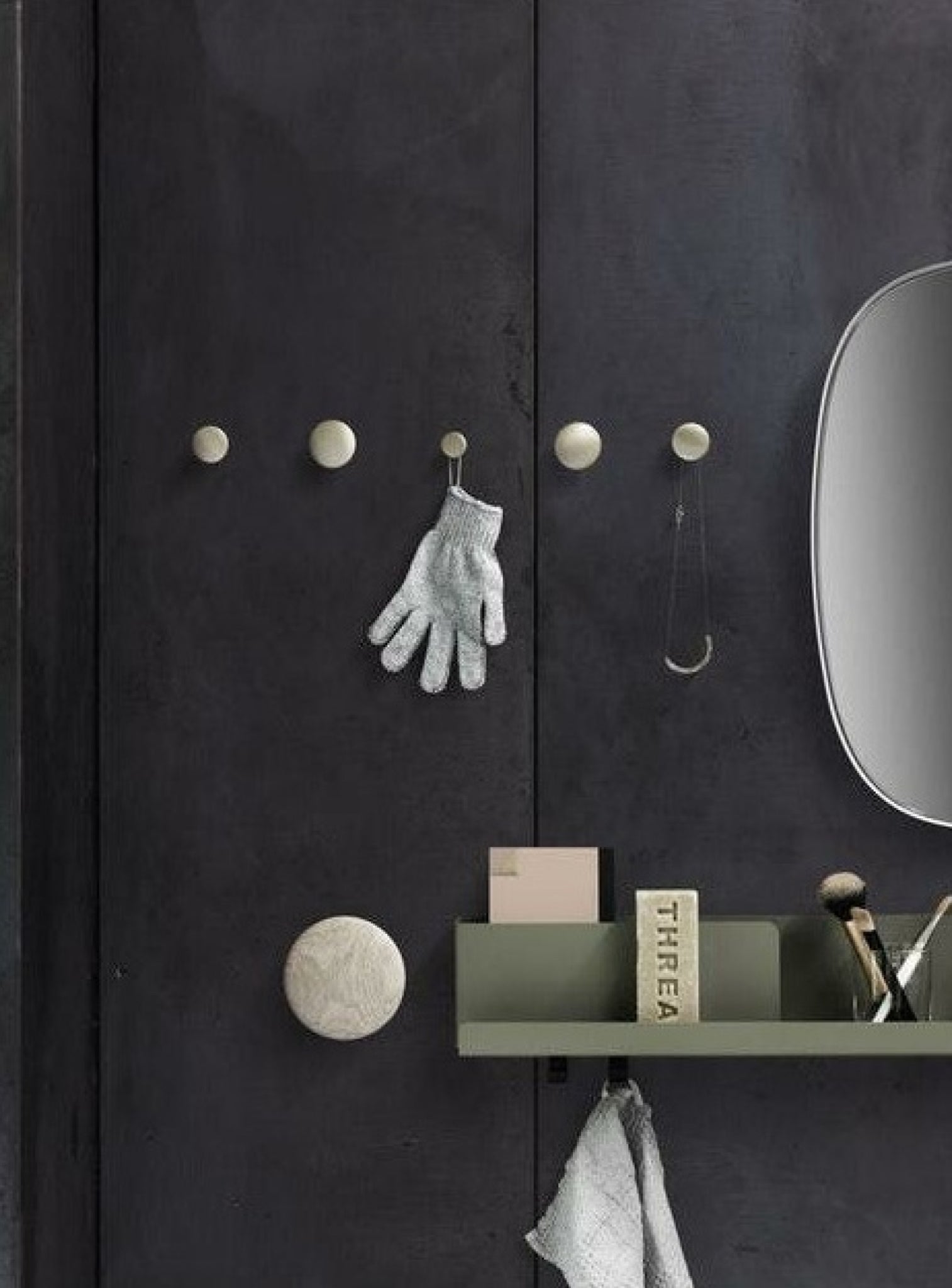 Muuto The Dots Hook Metal Black Metal ø 3.9 Cm, Black