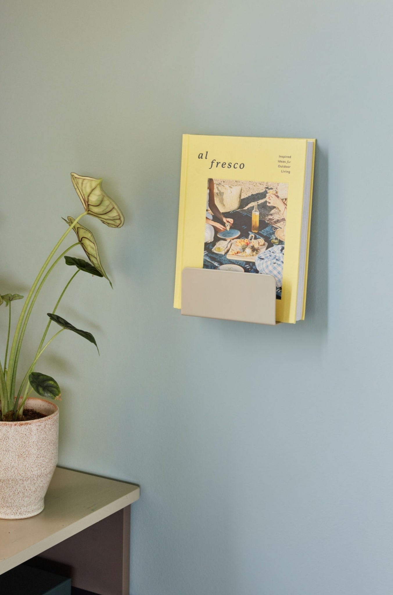 Stylish Hübsch Clutch Magazine Holder in Sand - Practical Home Decor Solution