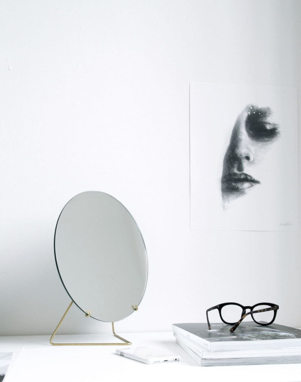 Elegant Moebe Standing Mirror Ø30 cm in Brass for Table or Shelf Decor