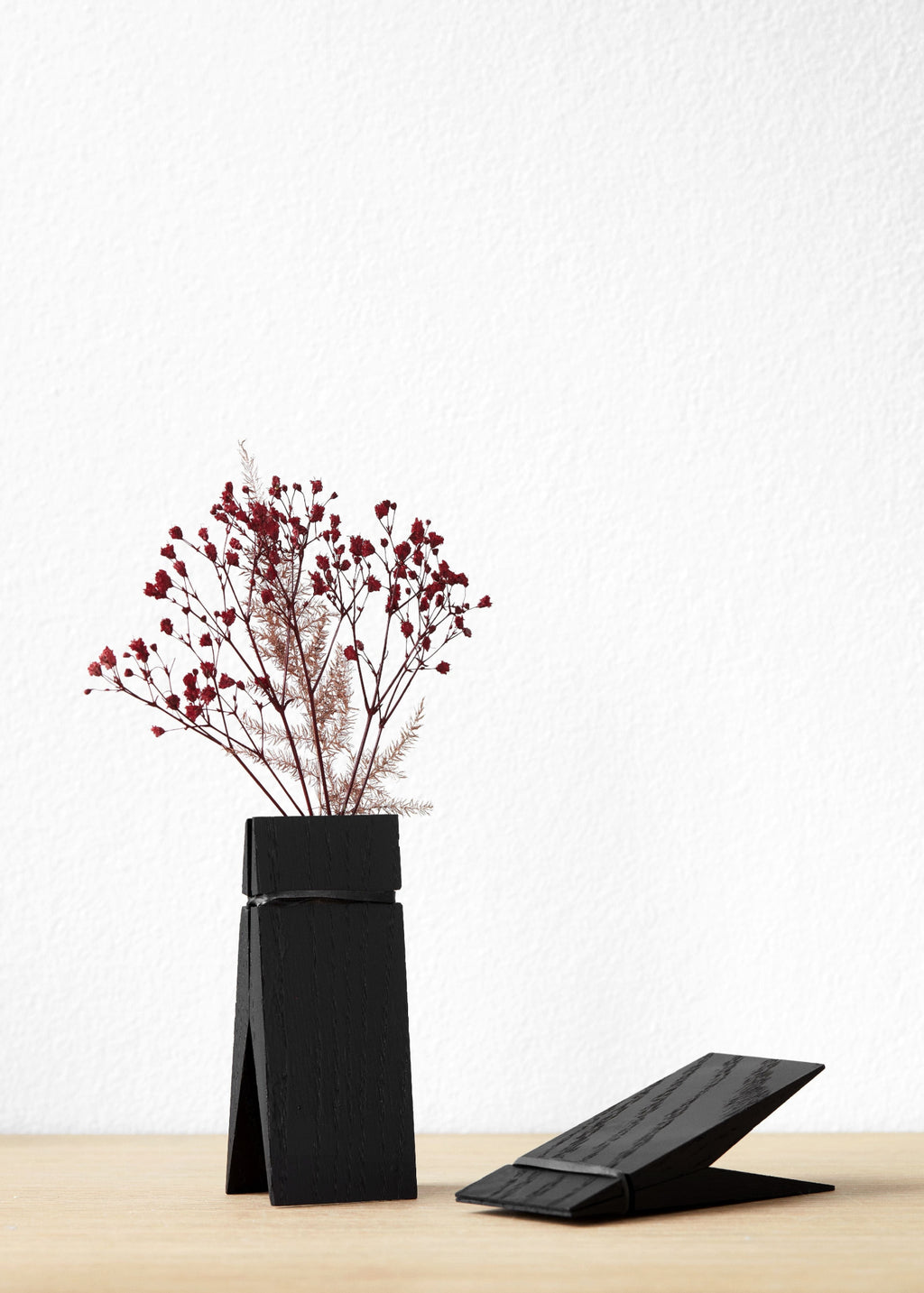 Moebe Black Wooden Clips - Stylish Ash Wood Pinch for Home & Office Decor