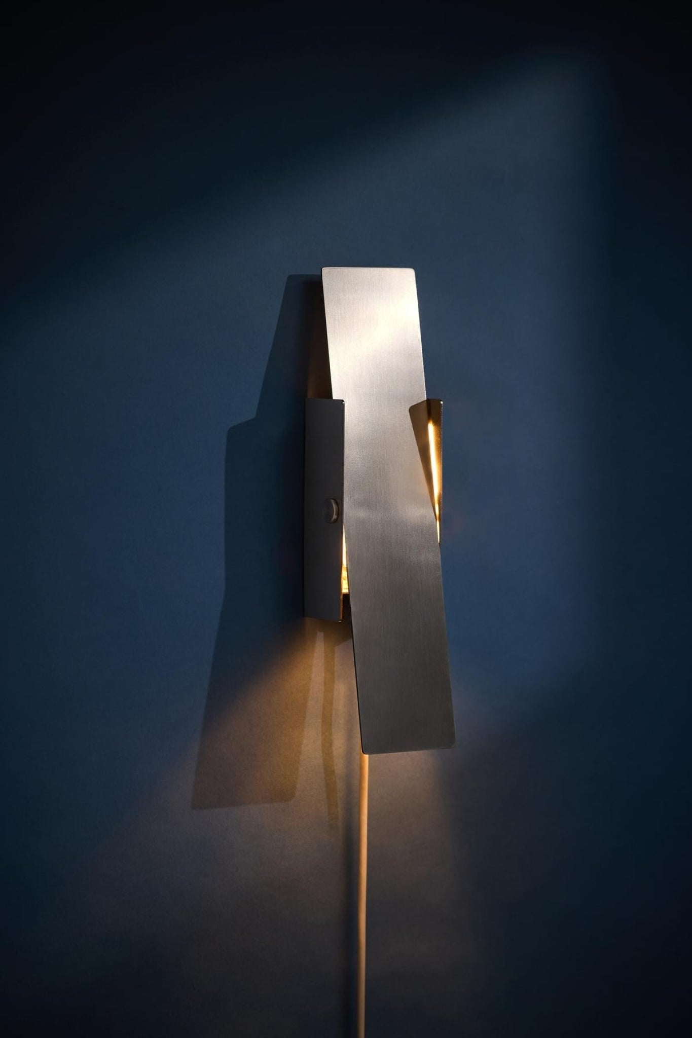 Illuminate Your Space with MOEBE's Stainless Steel Pivoting Wall Lamp