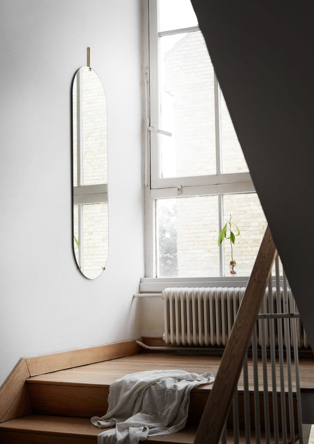 Elegant Moebe Wall Mirror 133 cm in Brass - Minimalist Design & Style