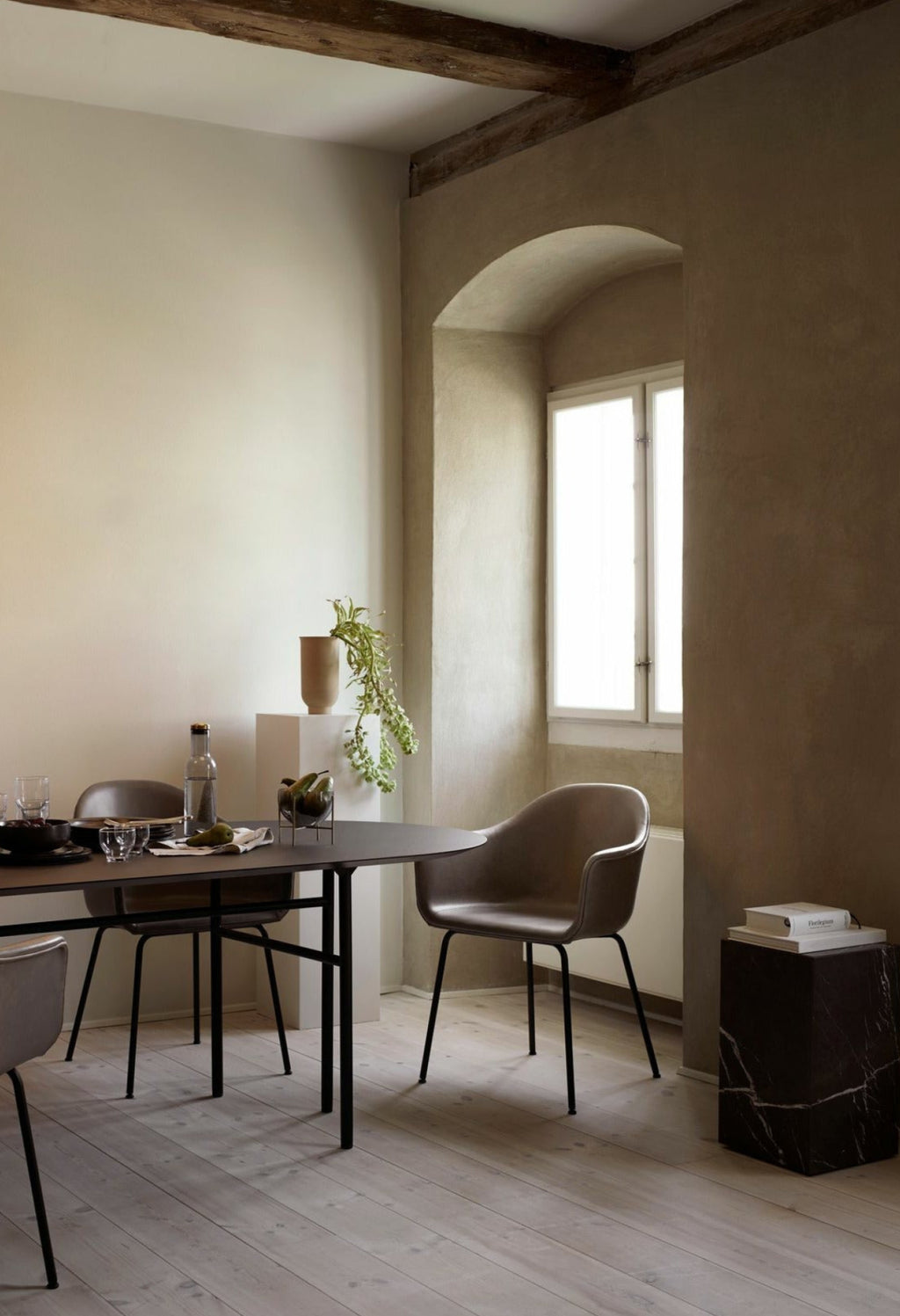 Audo Copenhagen Harbour Dining Dark Stained Oak, Burned Red