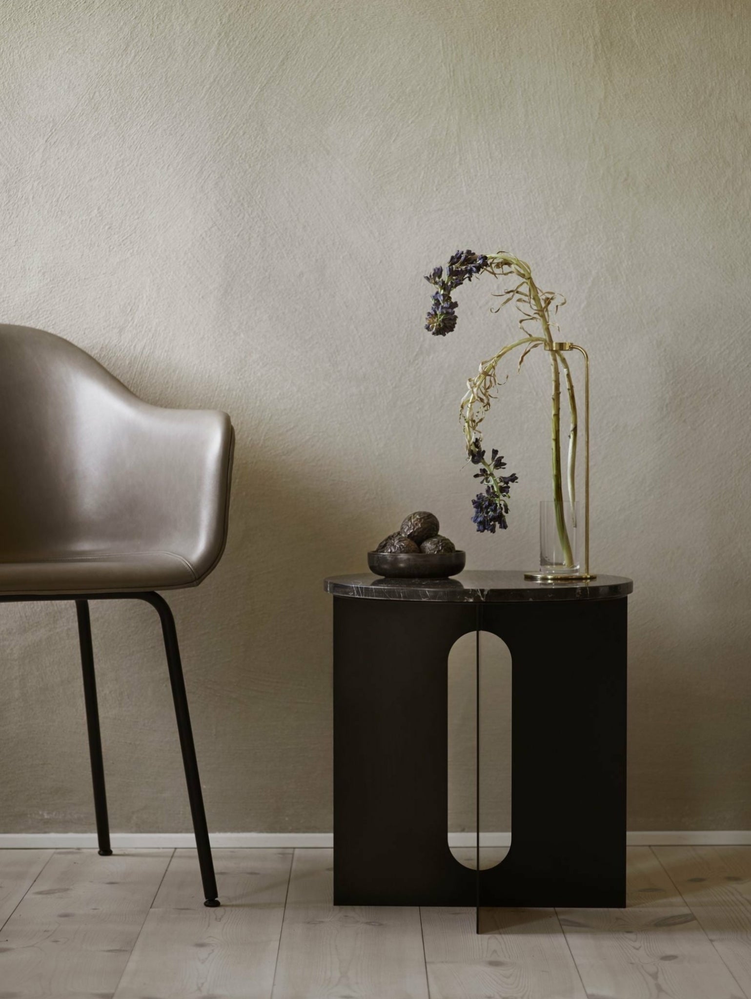 Audo Copenhagen Harbour Dining Dark Stained Oak, Burned Red