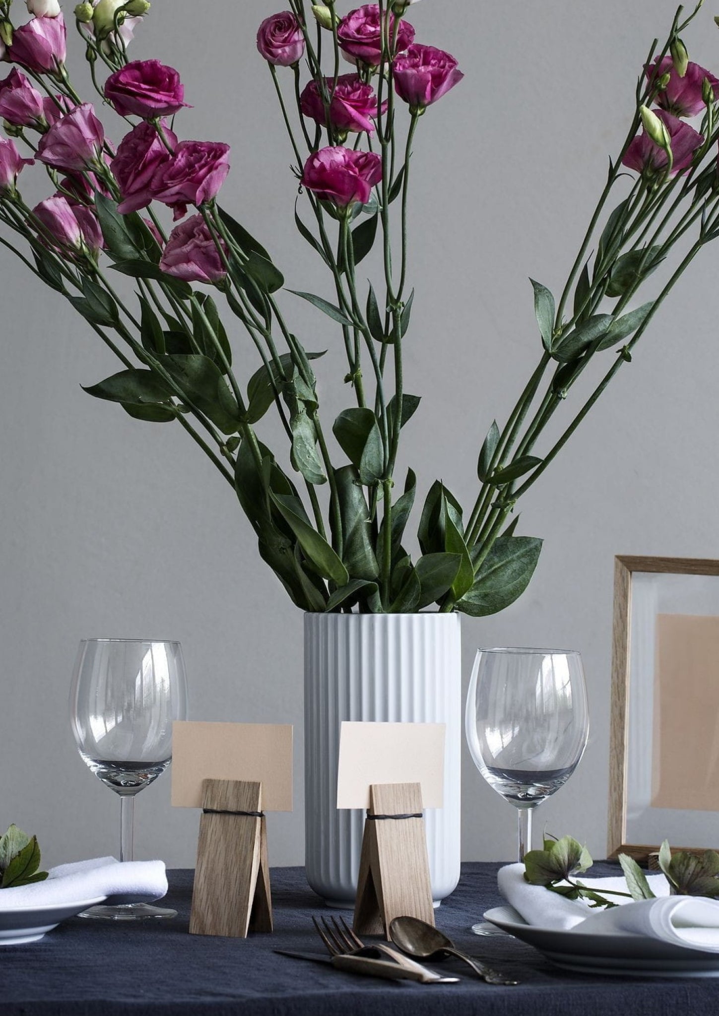 Moebe A4 Oak Frame: Stylish Acrylic & Oak Design, Made in Europe