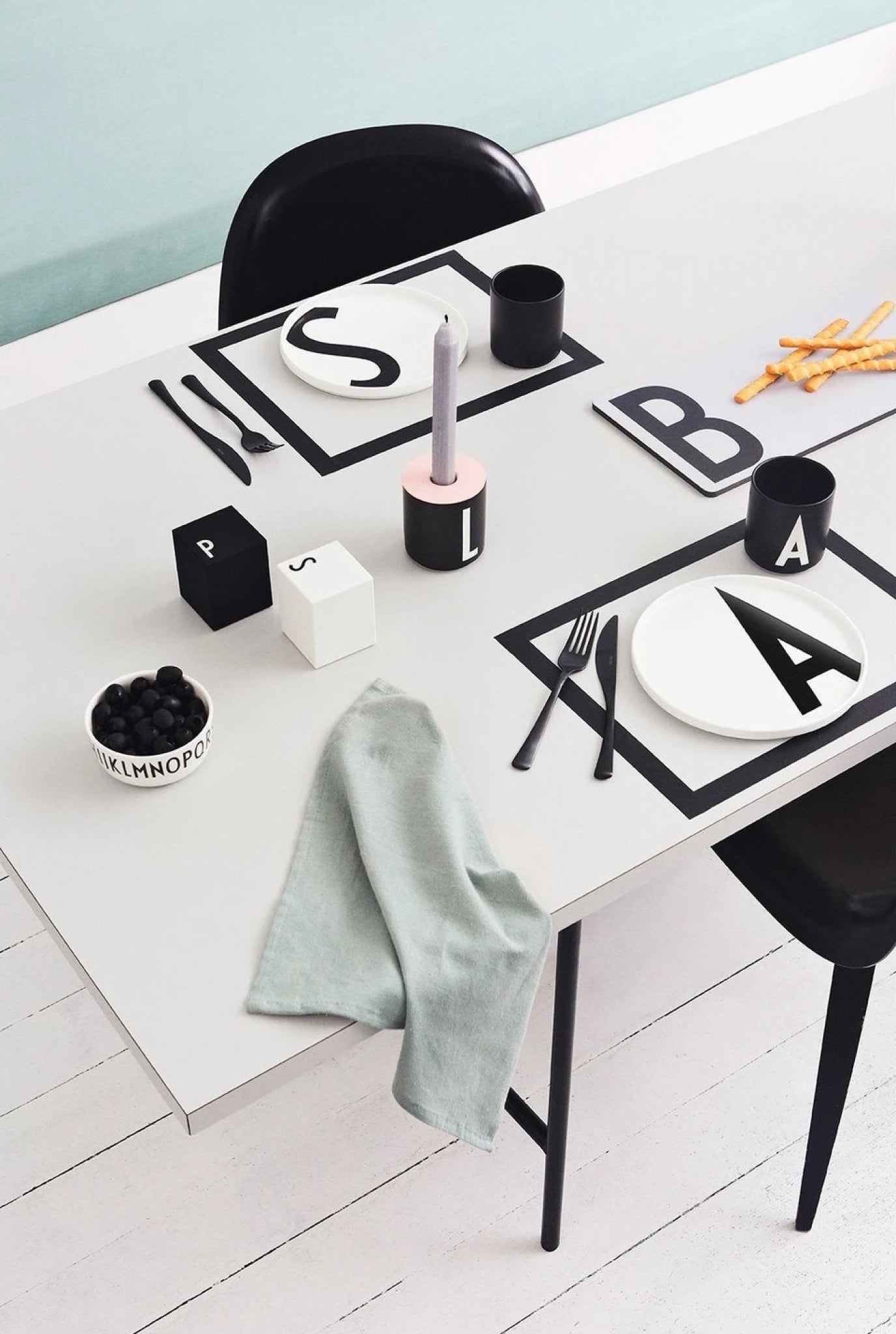 Design Letters Personal Porcelain Plate A-Z, Q