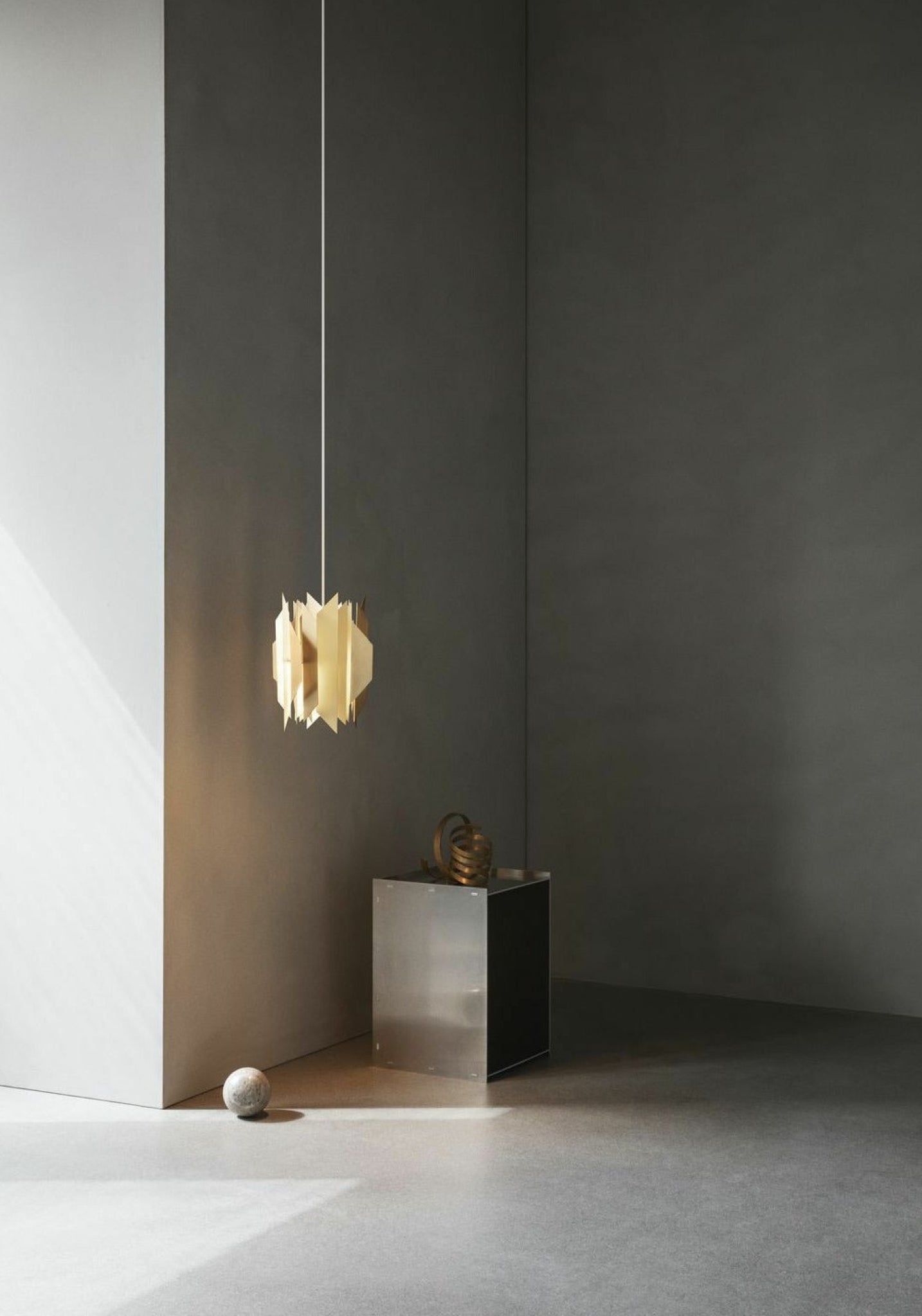 LYFA Divan Pendant 70 cm, brass