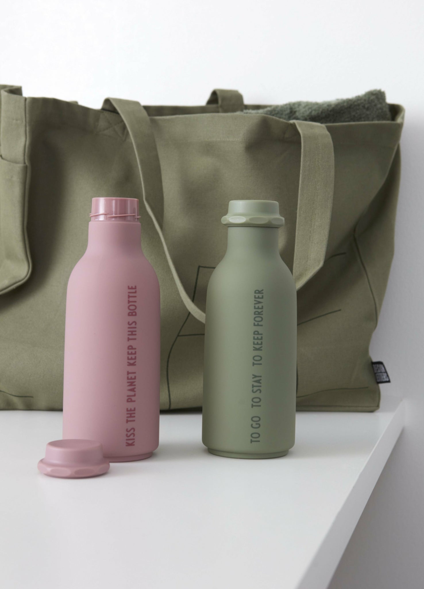 Design Letters to Go Bottle Water Bottle 500 ml, Dark Pink