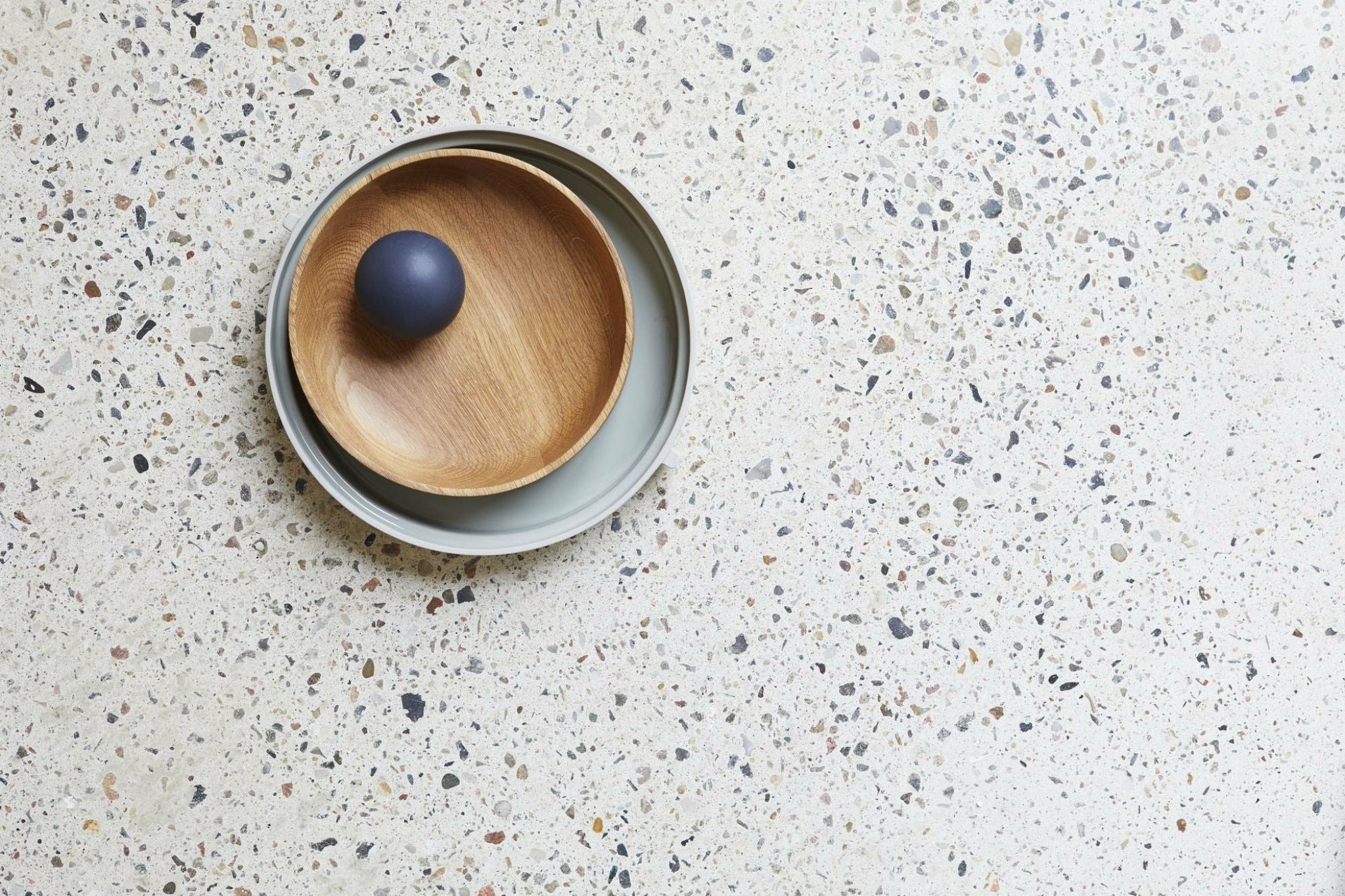 Form & Refine Alcoa Tray ø30 Cm. Light Grey