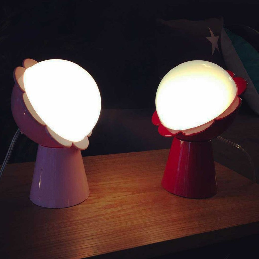 Qeeboo Daisy Table Lamp by Nika Zupanc in Black - Romantic Home Lighting