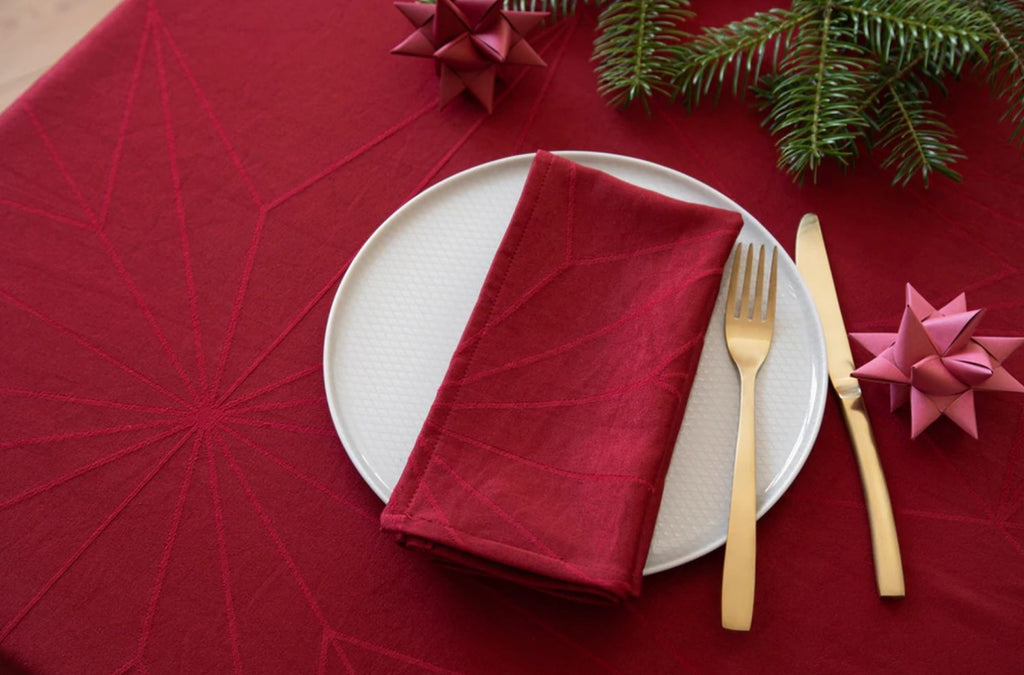 Novoform Design Stars Tablecloth 320 Cm, Advent Red