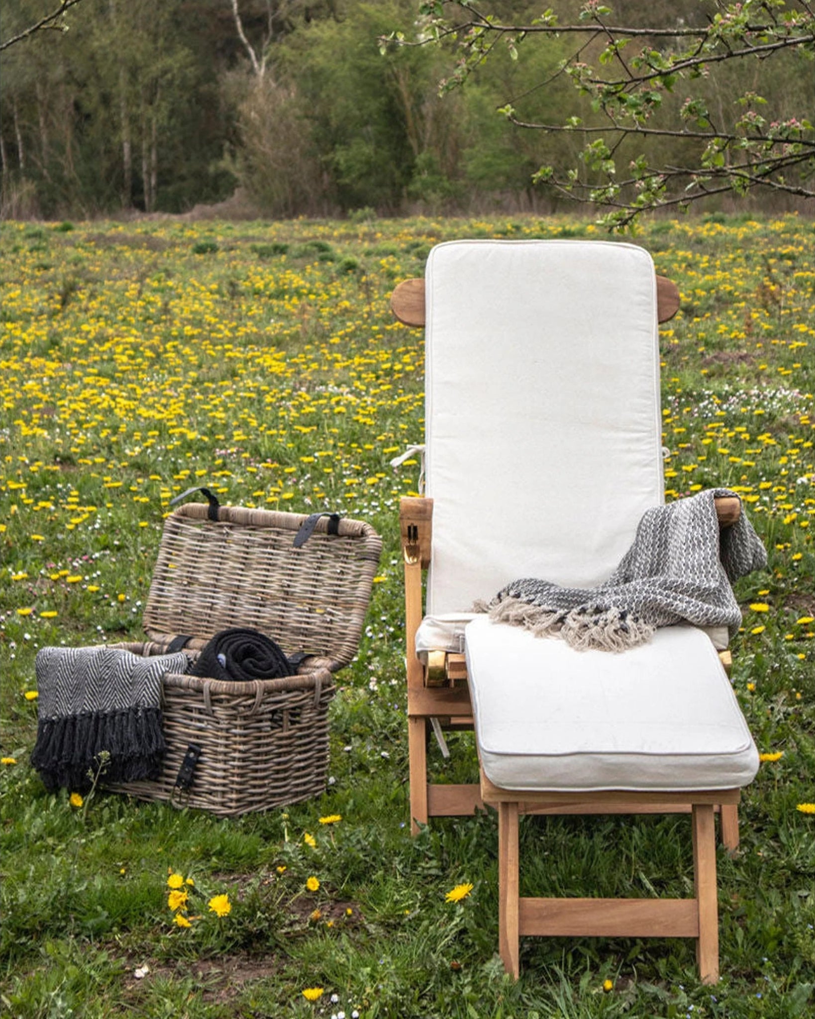 House Nordic Arrecife Cushion Deck Chair In Cotton, White