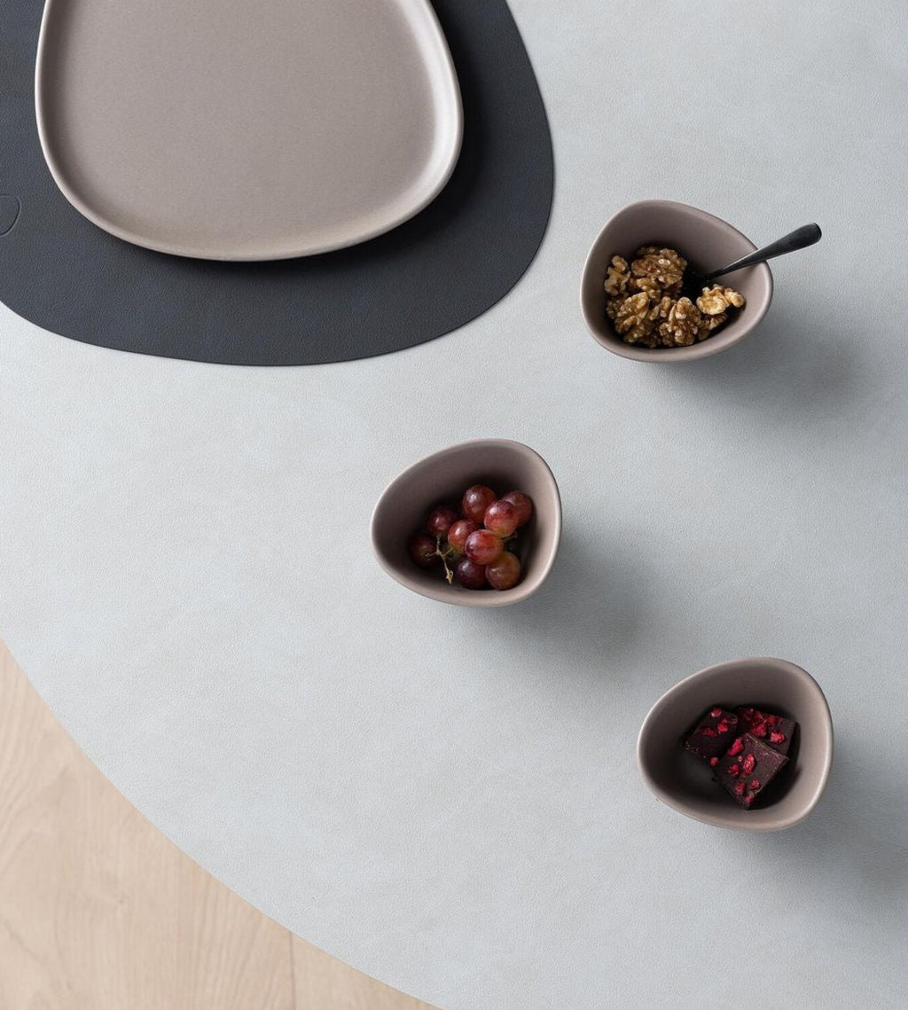 Lind DNA Curve balls made of earthenware S, warm grey