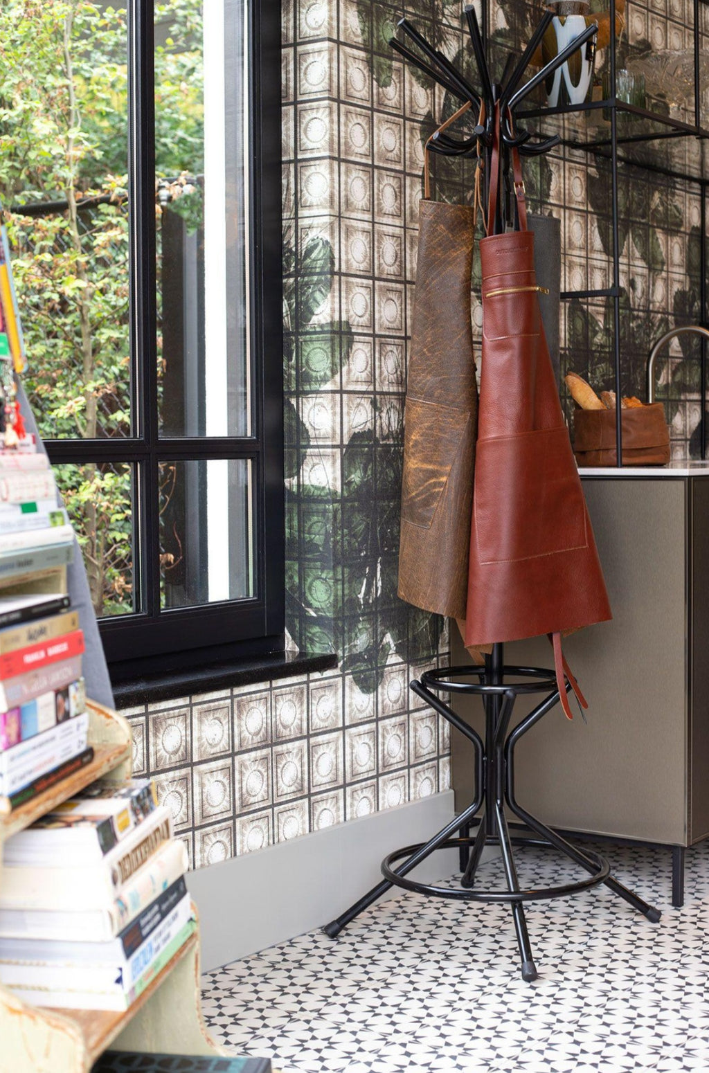 Dutchdeluxes apron in zipper style Classic leather extra long, black