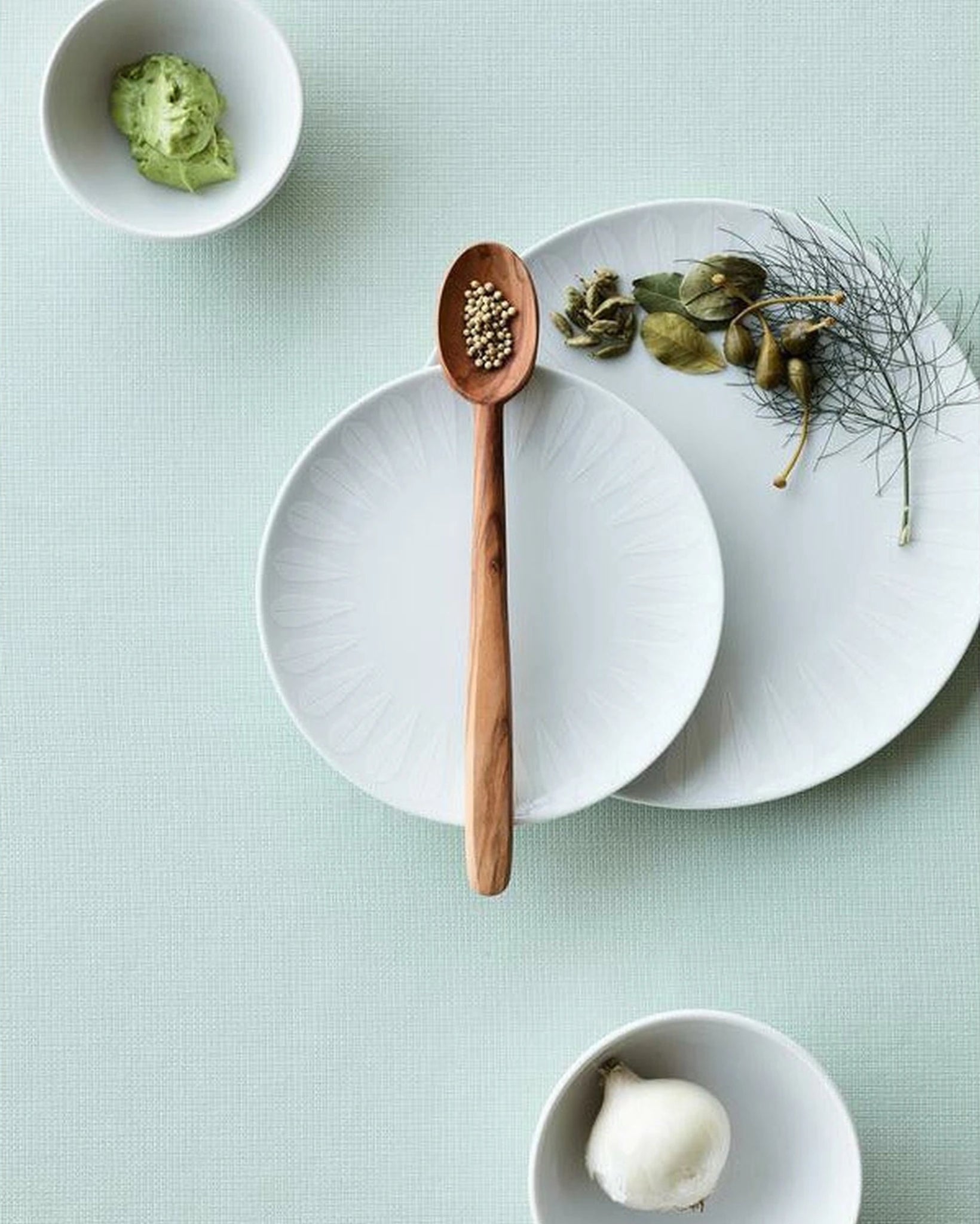 Lucie Kaas Arne Clausen plate white lotus, Ø28 cm