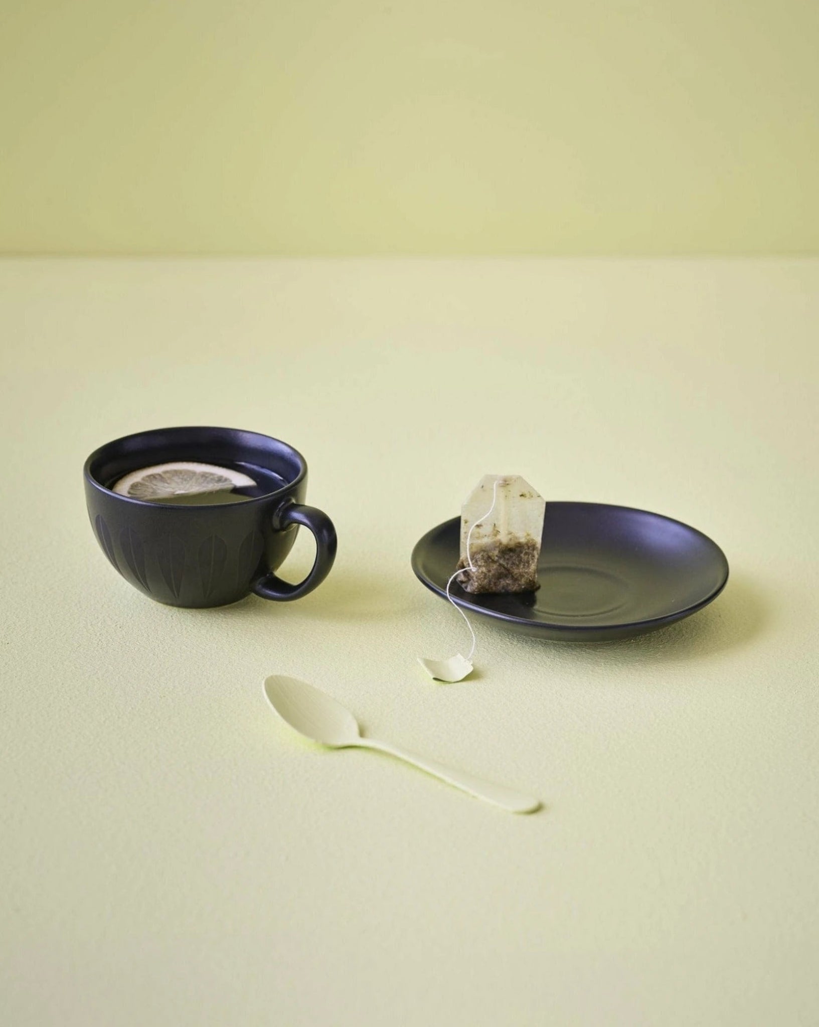 Lucie Kaas Arne Clausen Lotus teacup, black