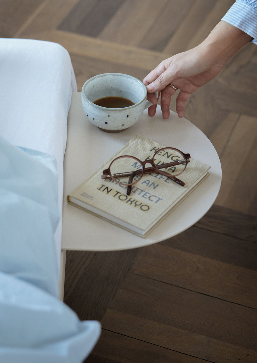 Minimalist Moebe Bedside Table in Sand - Crescent Design, Steel Build