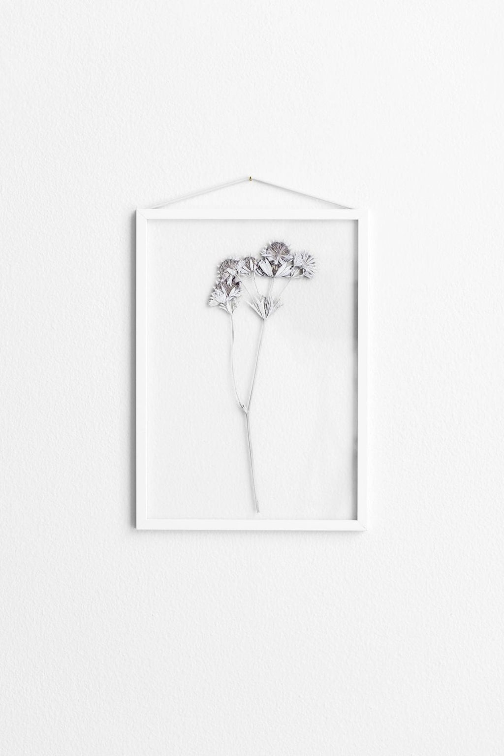 Moebe A5 White Frame: Stylish Acrylic & Aluminum Design, Made in Europe