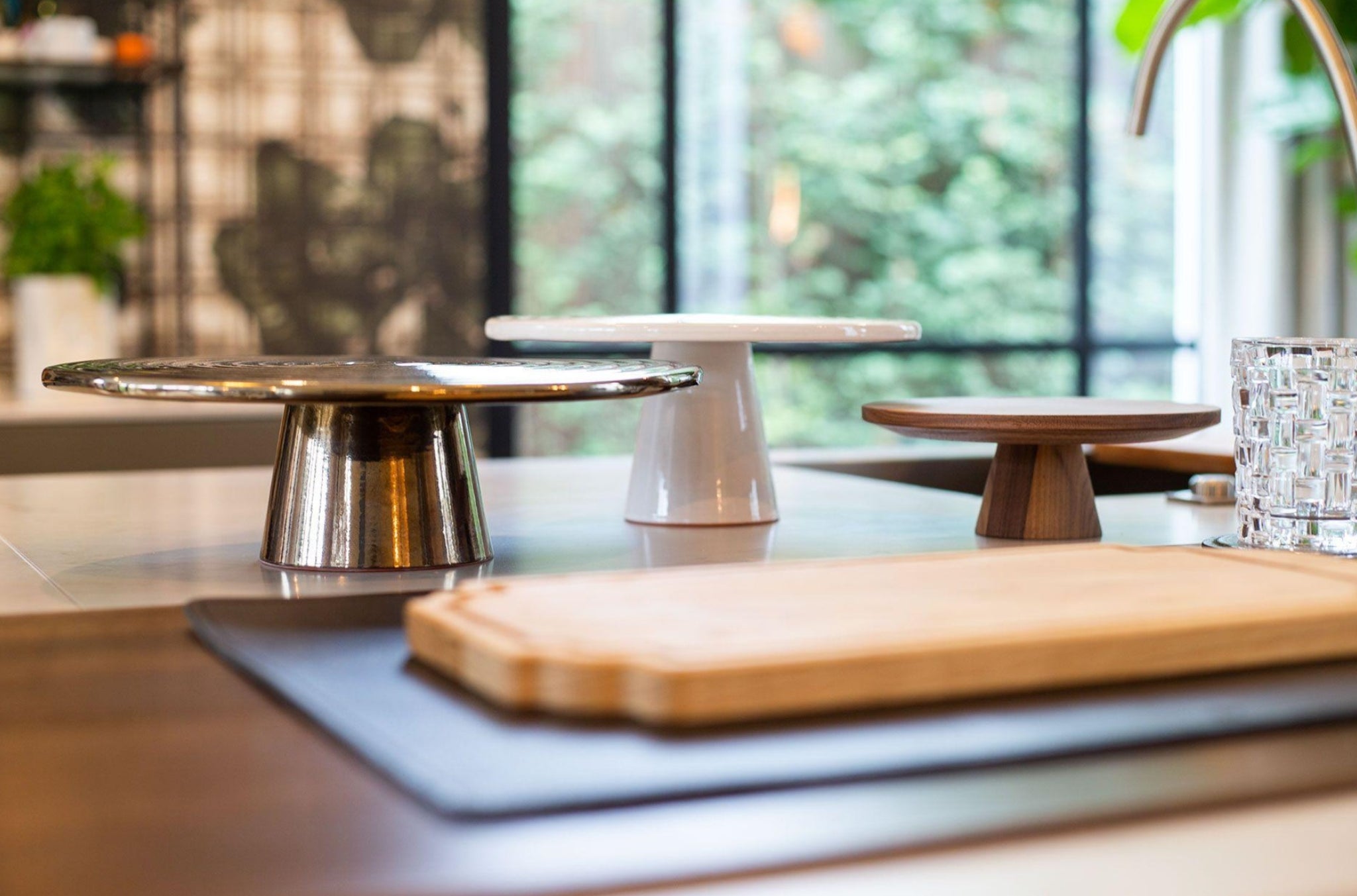 Dutchdeluxes cake stand dark oak, Ø 20 cm