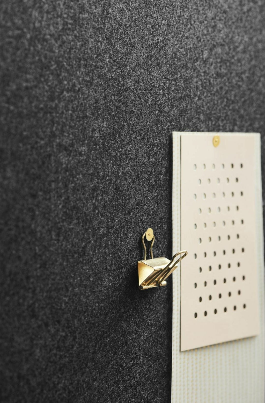 Gejst Retell Pinboard 80cm Black - Sound-Absorbing Felt by C.F. Møller