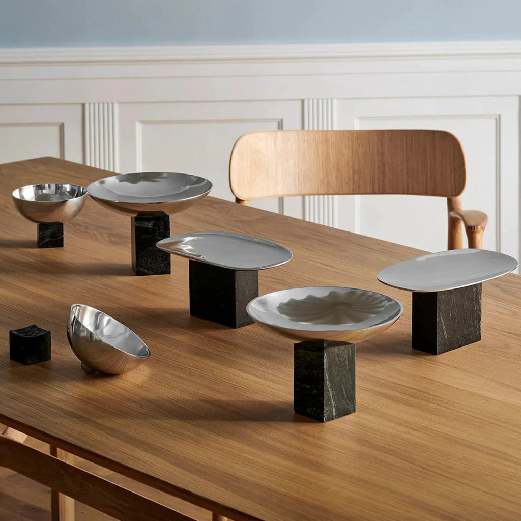 Gejst Sapoto Shell Black — Polished Aluminum & Marble Base, 25×15×12cm