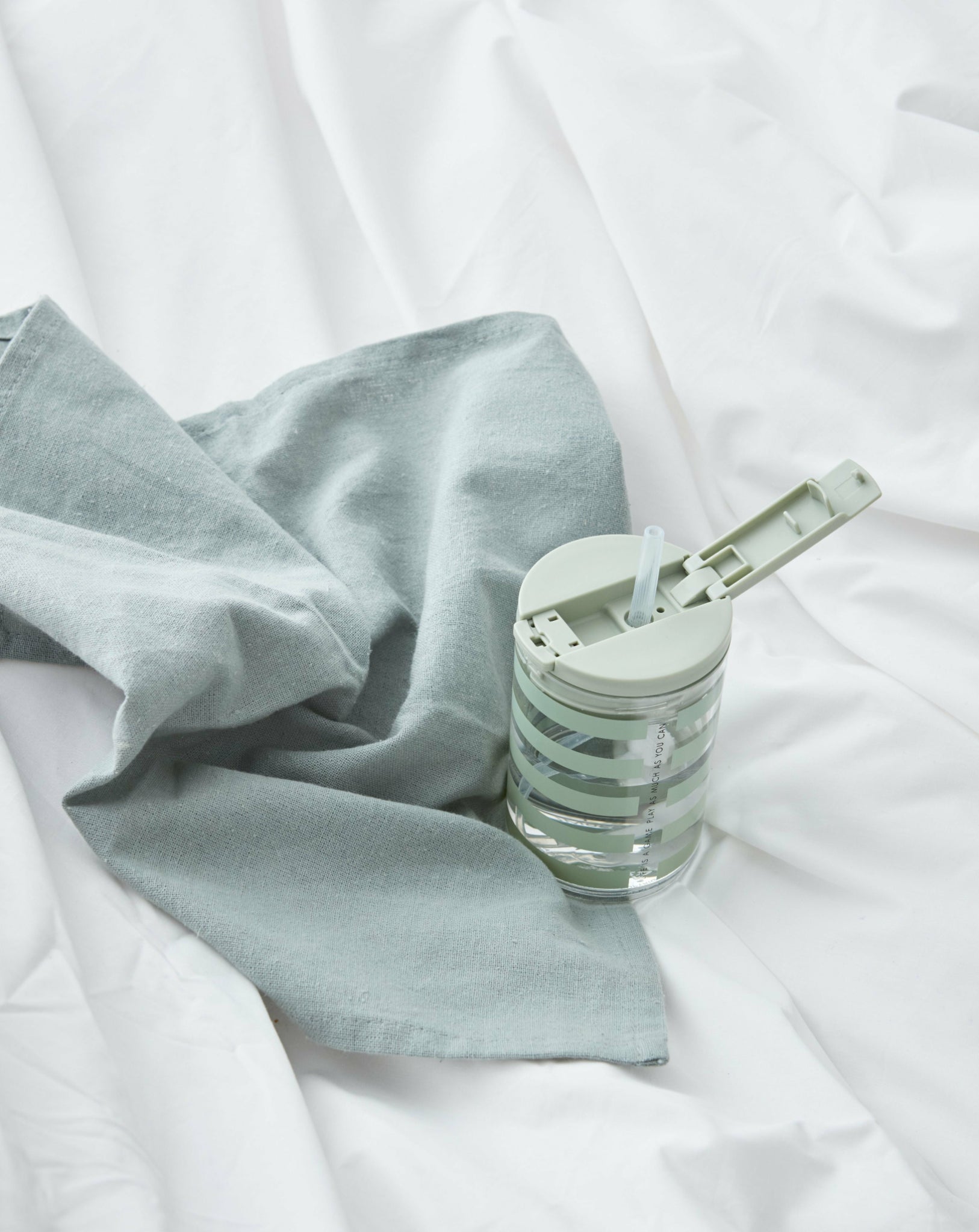 Design Letters Kids Straw Mug 330 ml, Light GR 端 N Striped