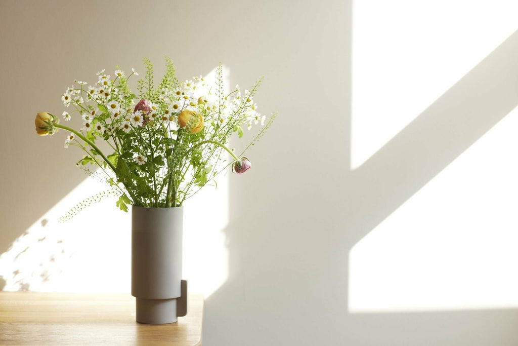 Form & Refine Alcoa Large Stoneware Vase — Light Grey 23 Cm, Matt/gloss