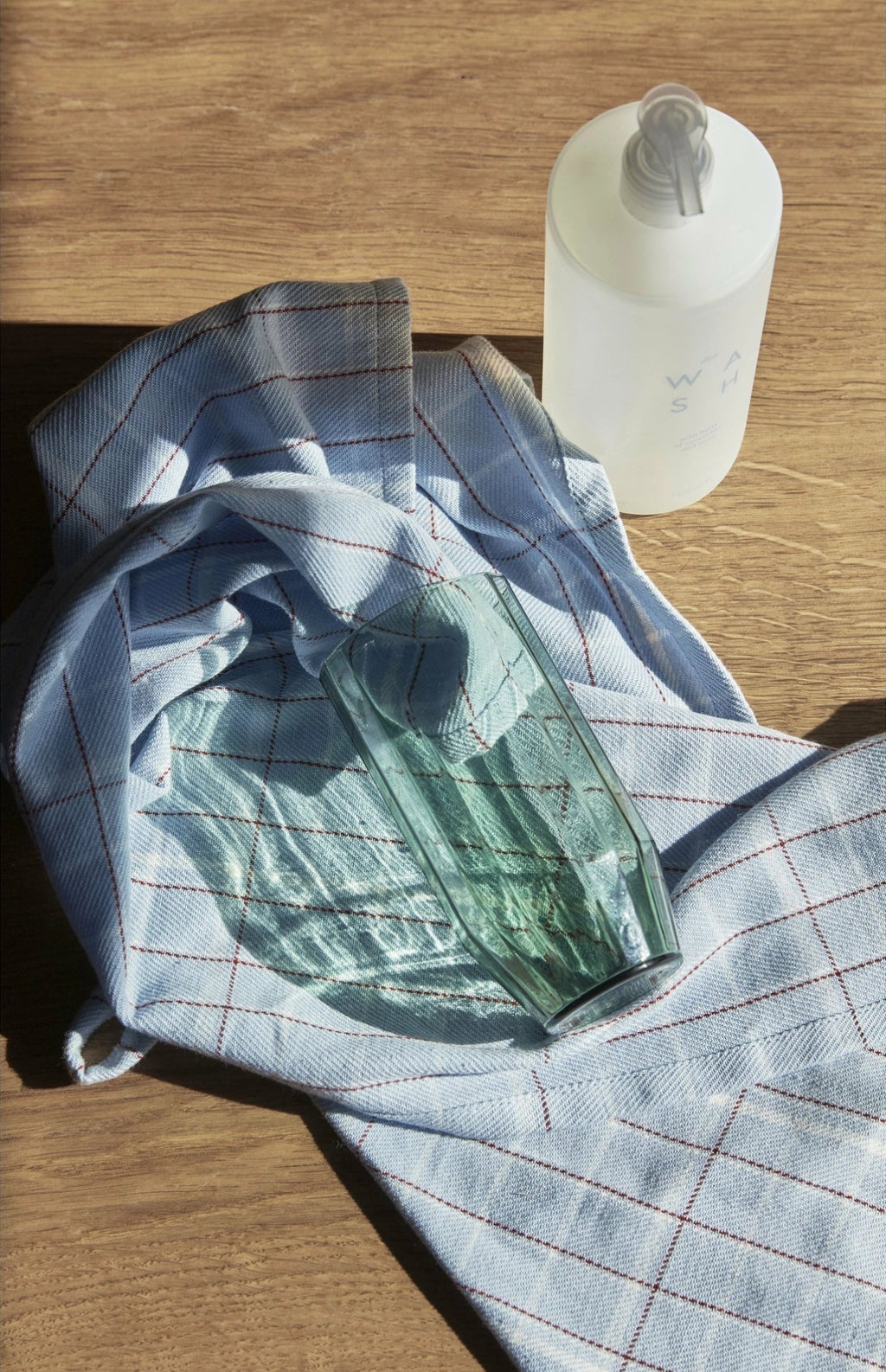 Elegant Hübsch Aster Green Drinking Glass - Handmade Textured Design