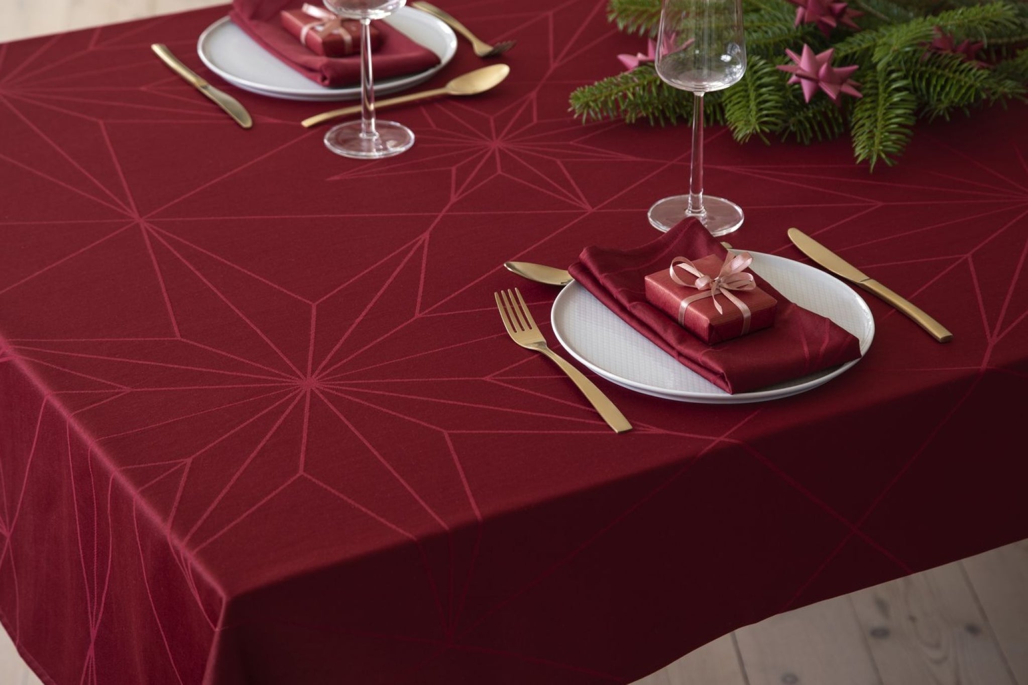 Novoform Design Stars Napkins 4 Pcs., Advent Red