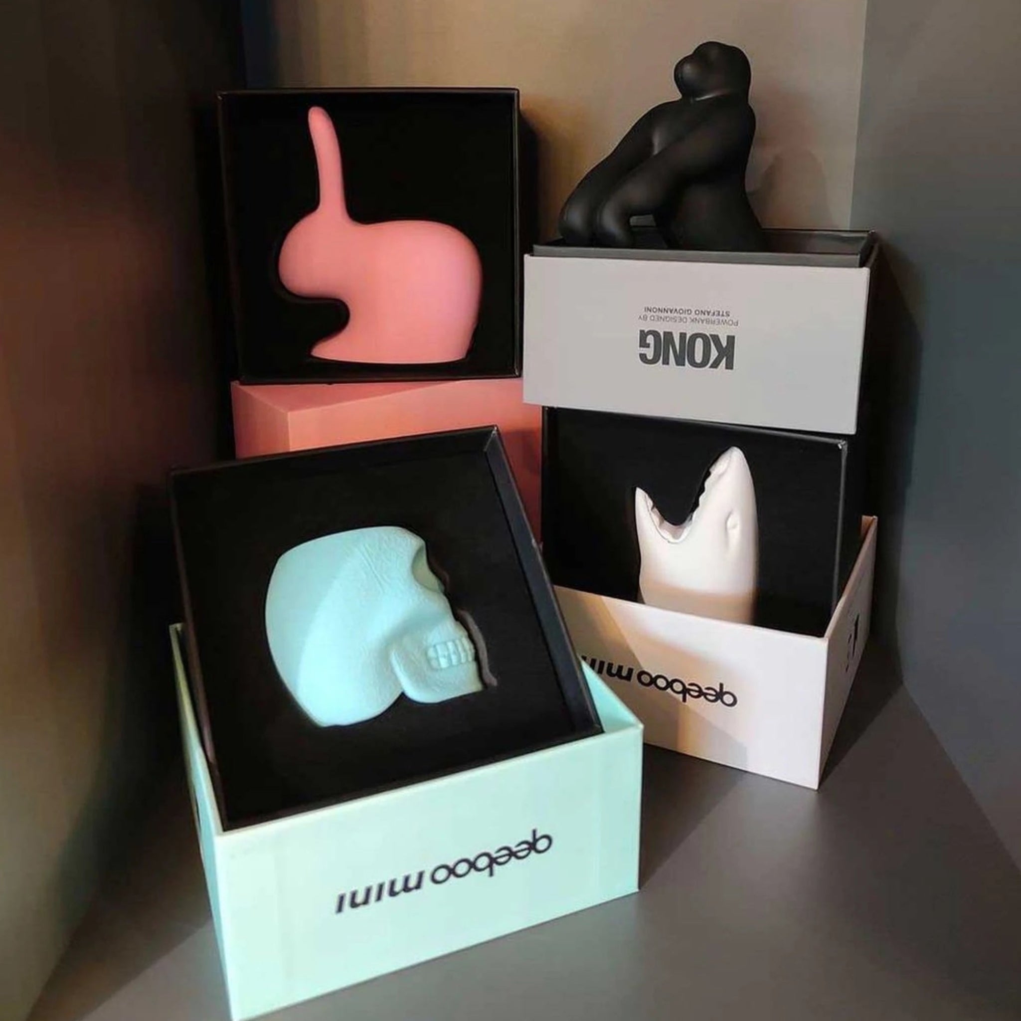 Qeeboo Mini Mexico Portable Charger, Blue