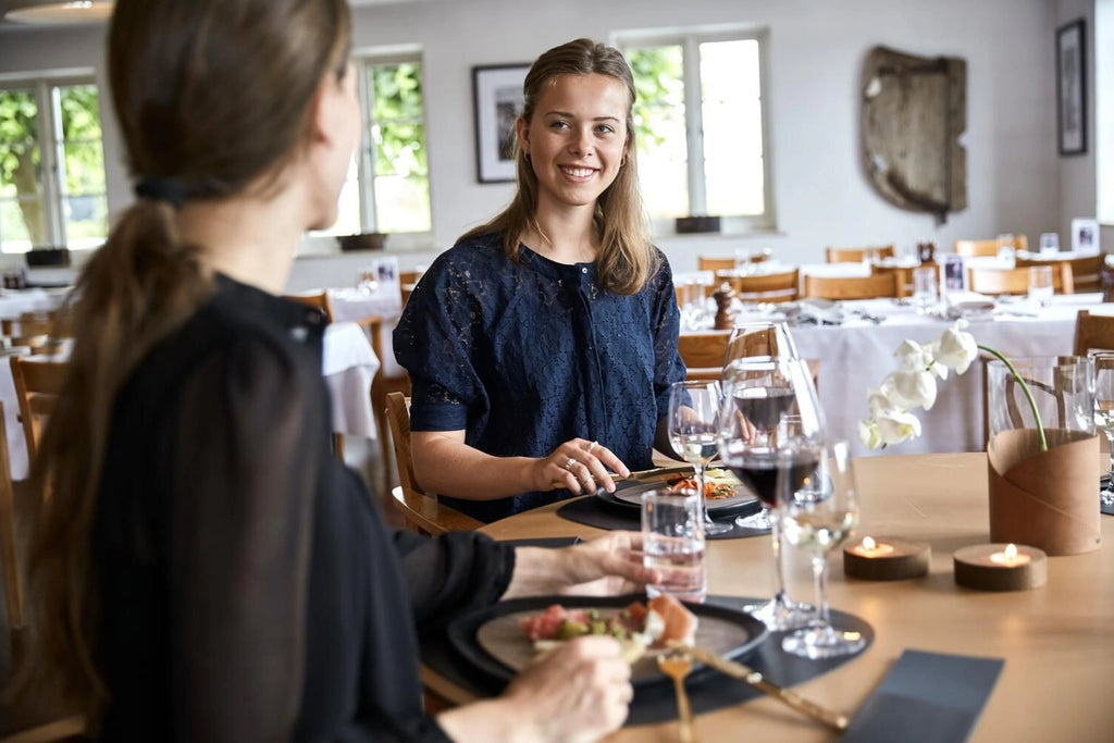 Lind DNA Curve Placemat Hippo Leather L, Black Anthracite