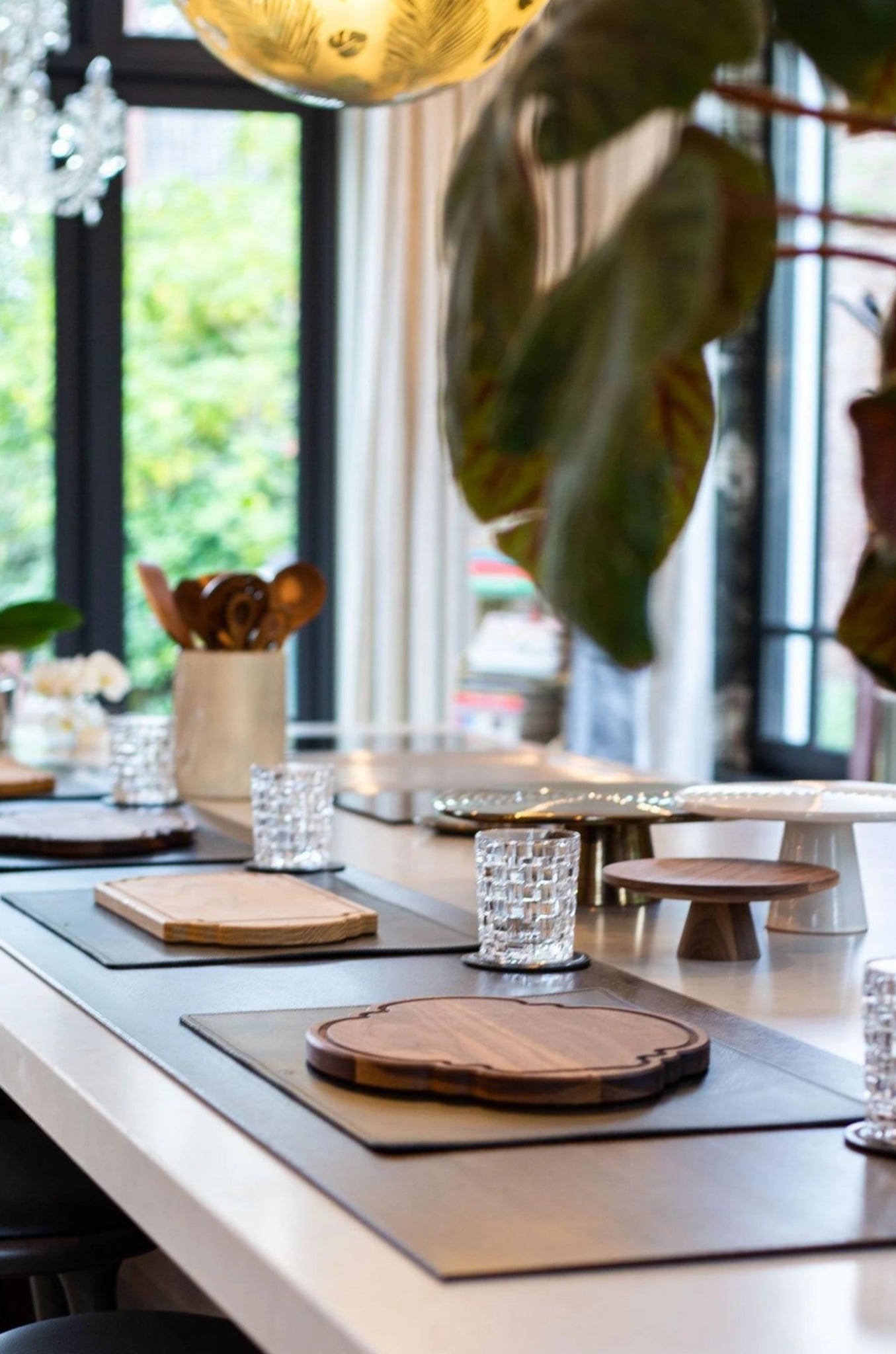 Dutchdeluxes cake stand dark oak, Ø 25 cm